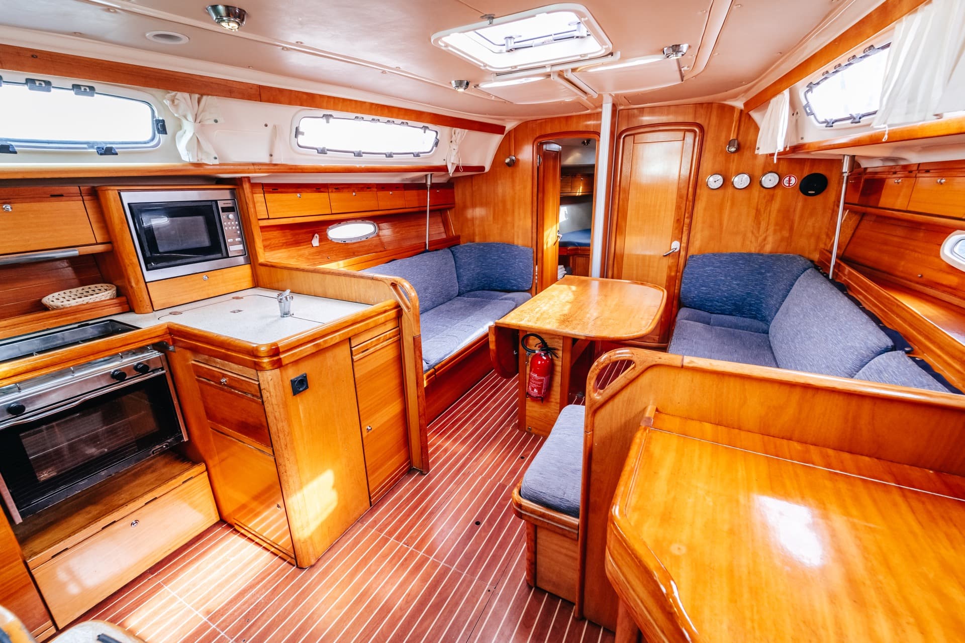 Bavaria 38 Cruiser - photo 14