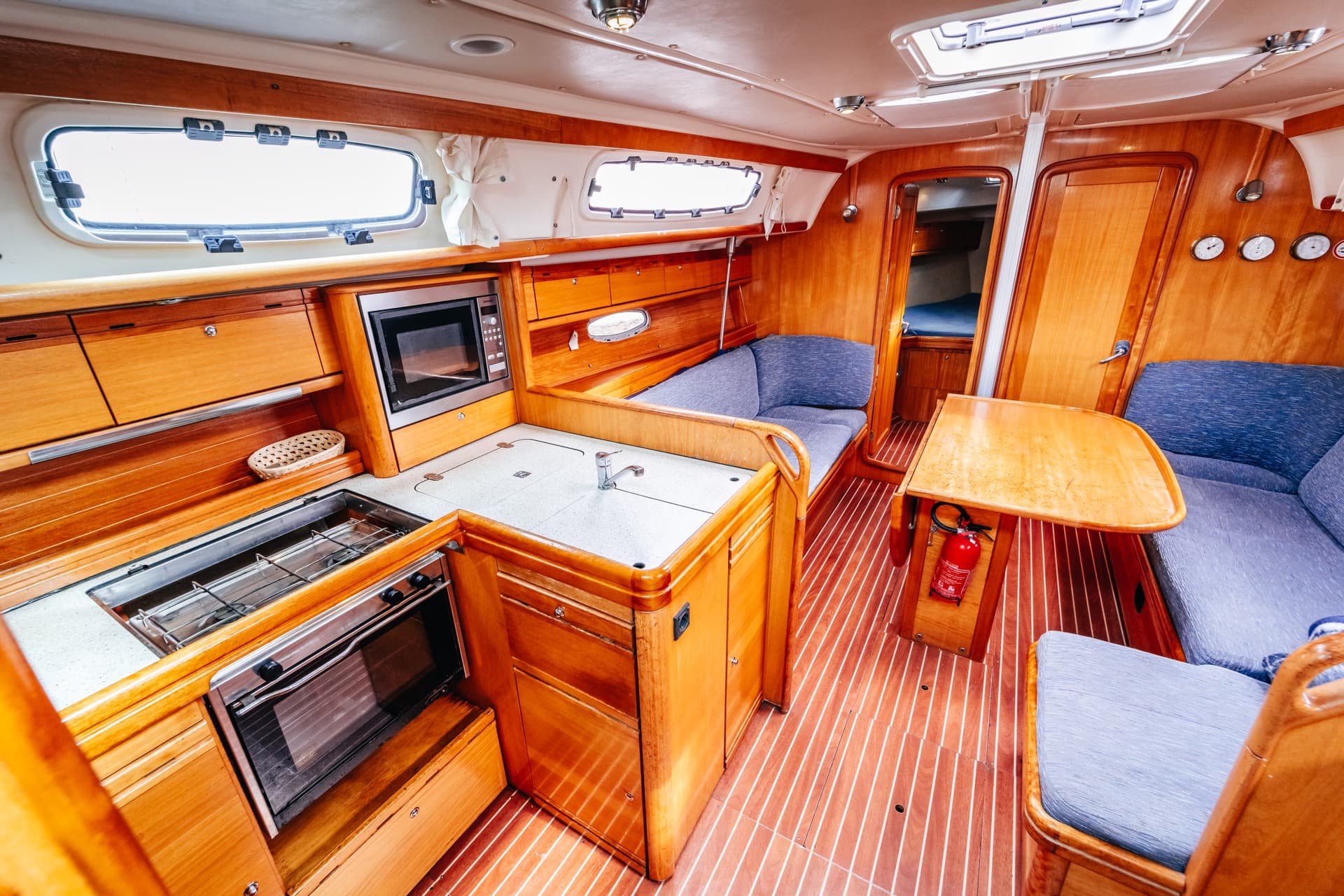 Bavaria 38 Cruiser - photo 13