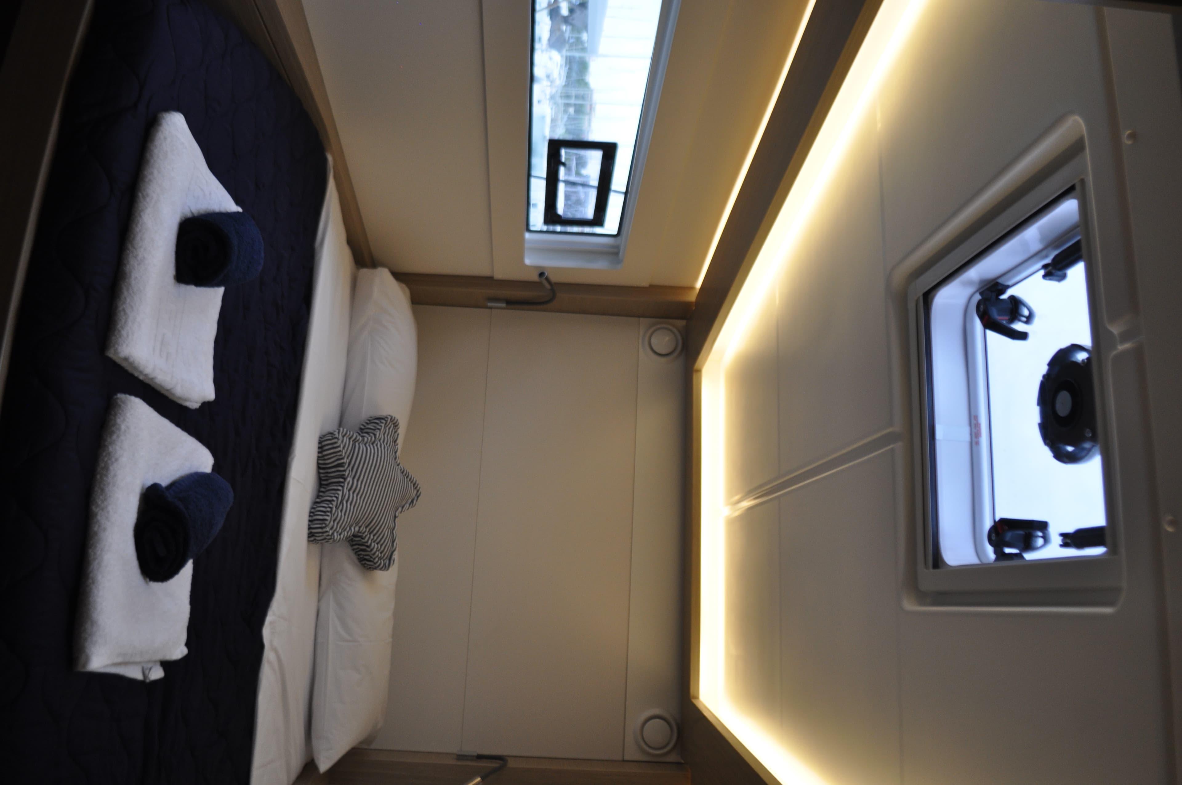 Lagoon 46  - photo 16