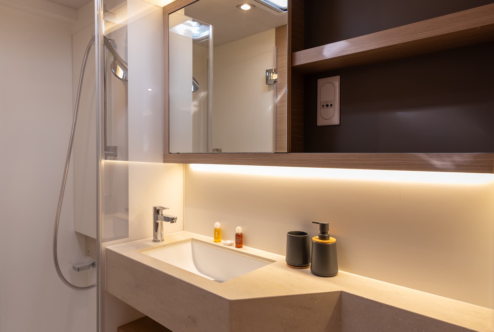 Lagoon 51 - photo 27