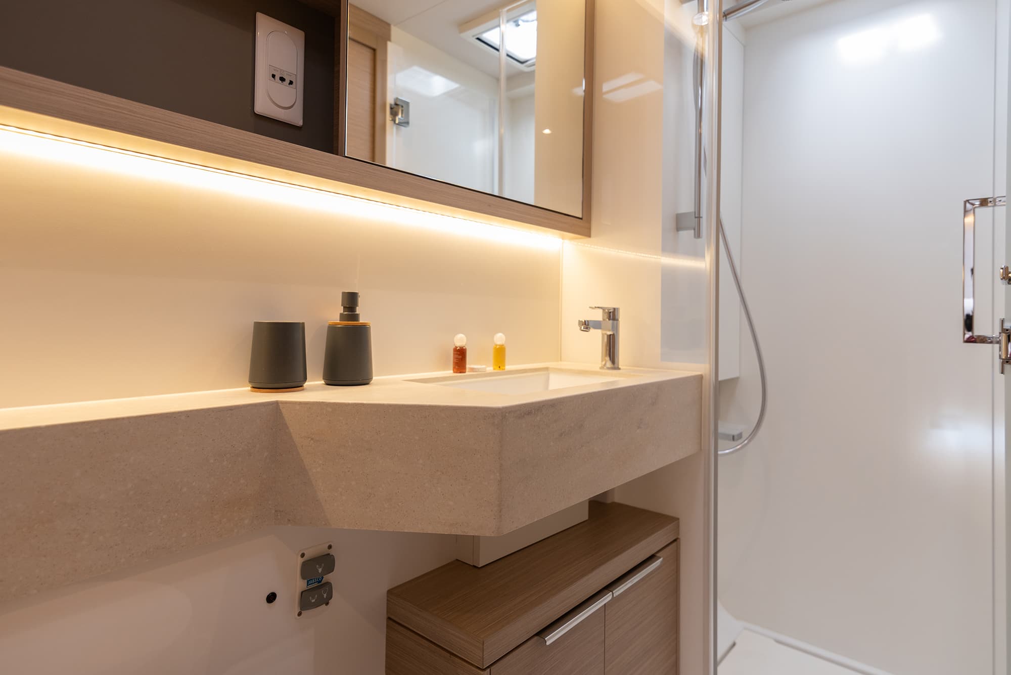 Lagoon 51 - photo 20