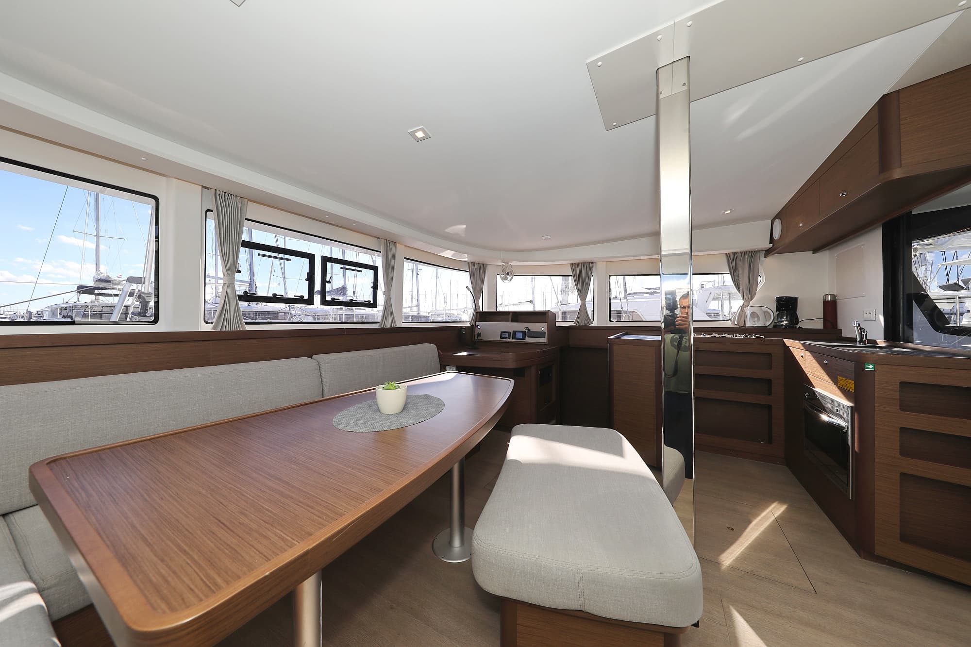 Lagoon 42 - photo 10