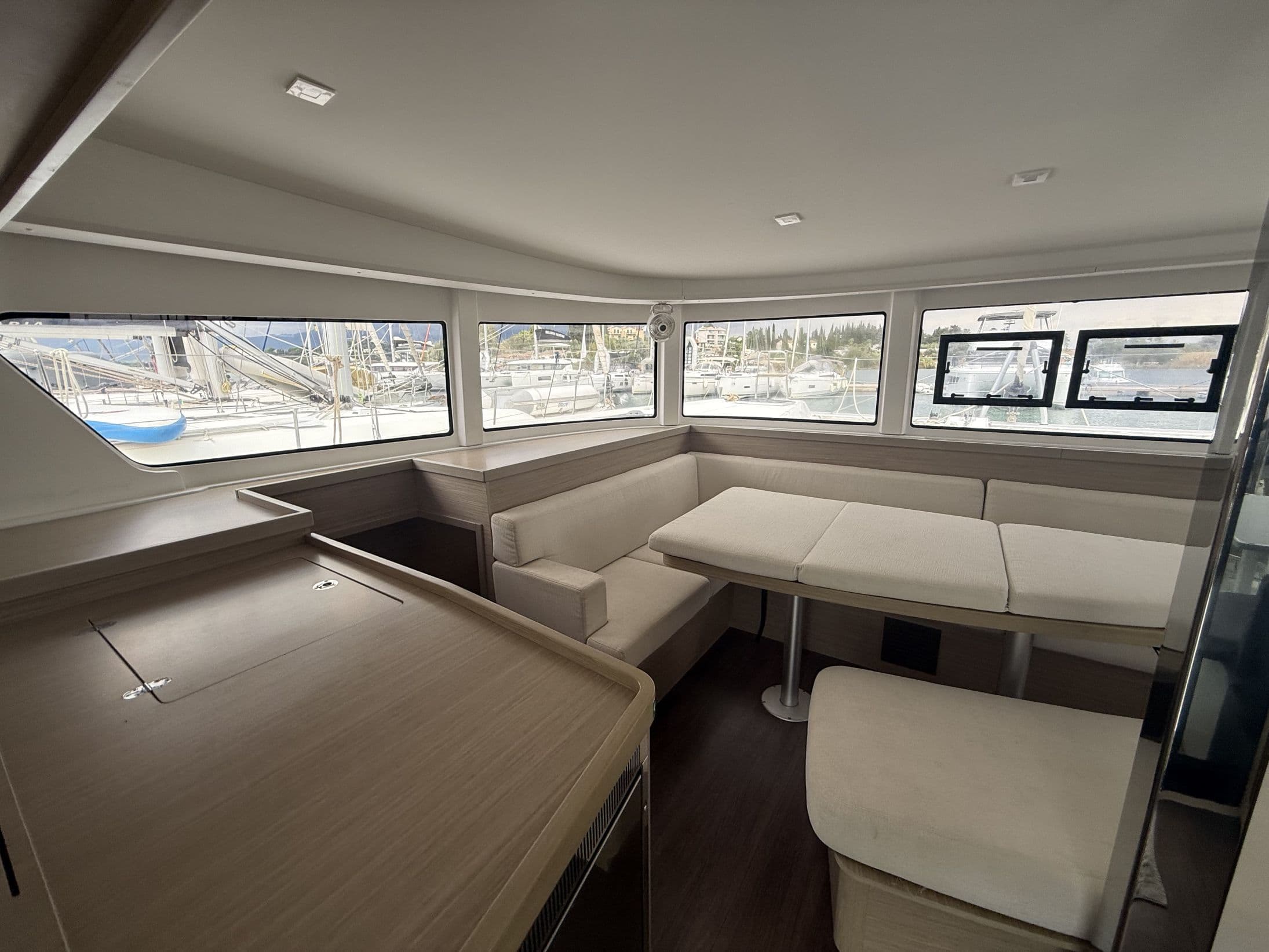 Lagoon 42 - photo 9