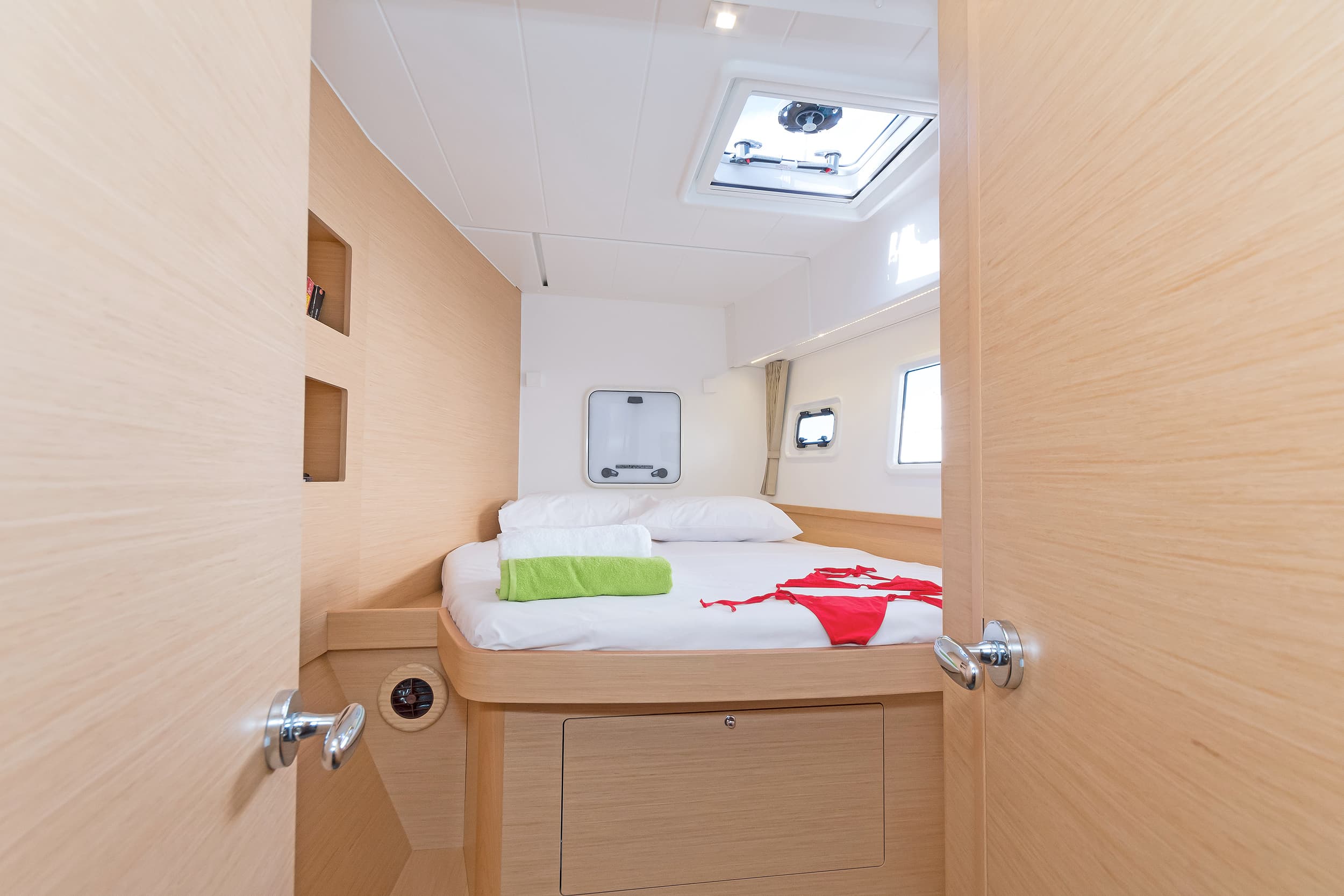 Lagoon 42 - photo 16