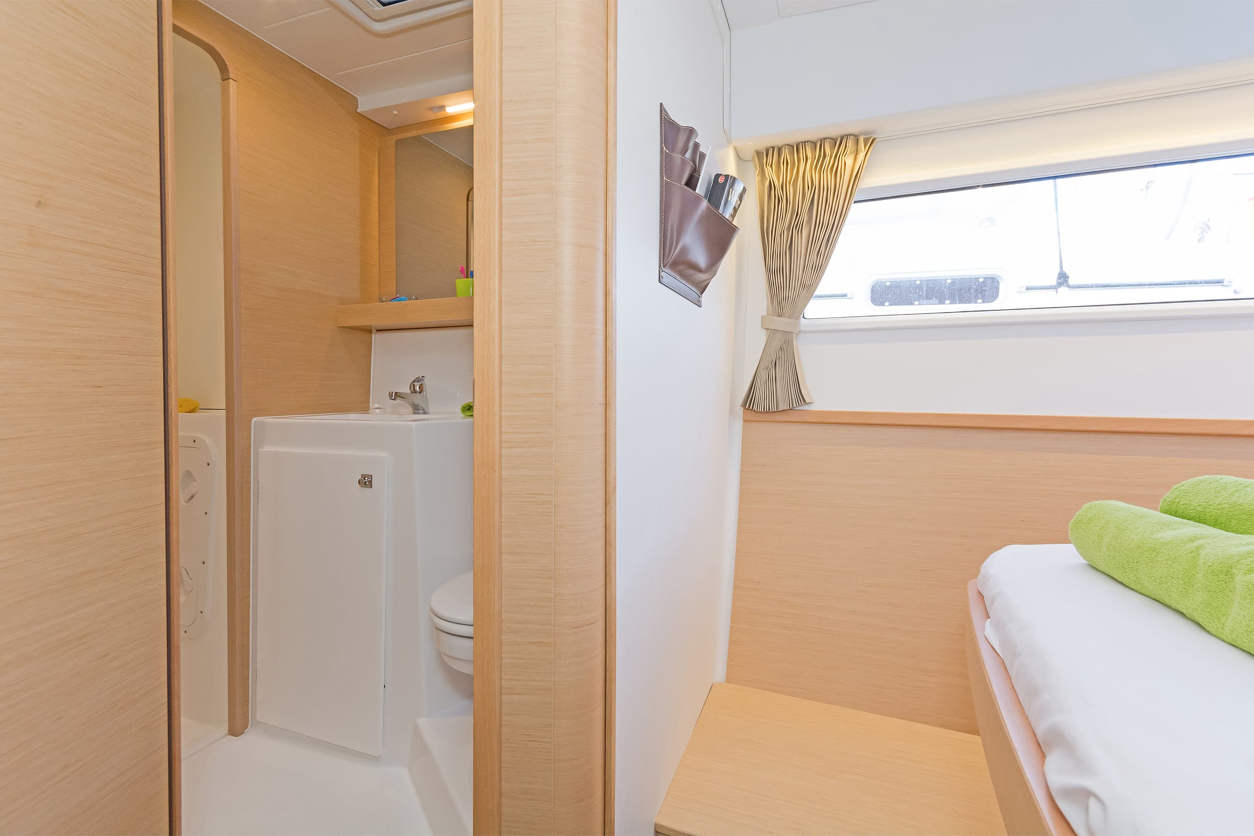 Lagoon 42 - photo 15