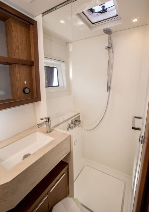 Lagoon 46  - photo 5