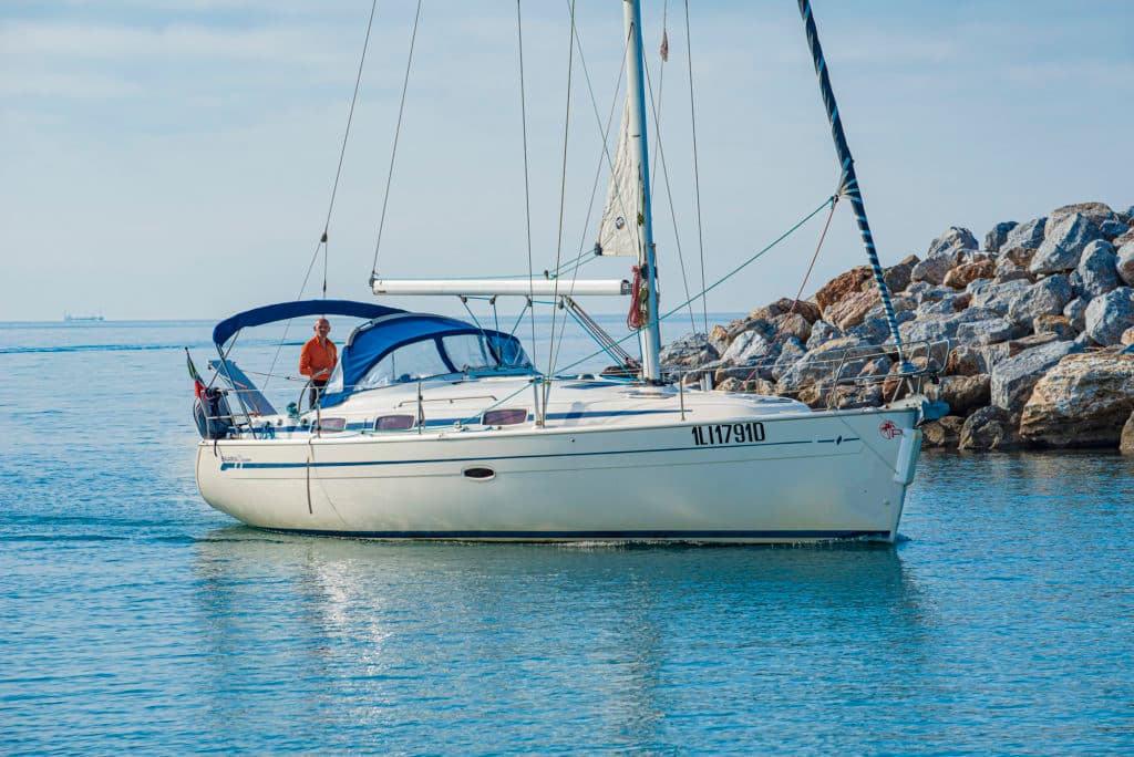 Bavaria 37 Cruiser - photo 11