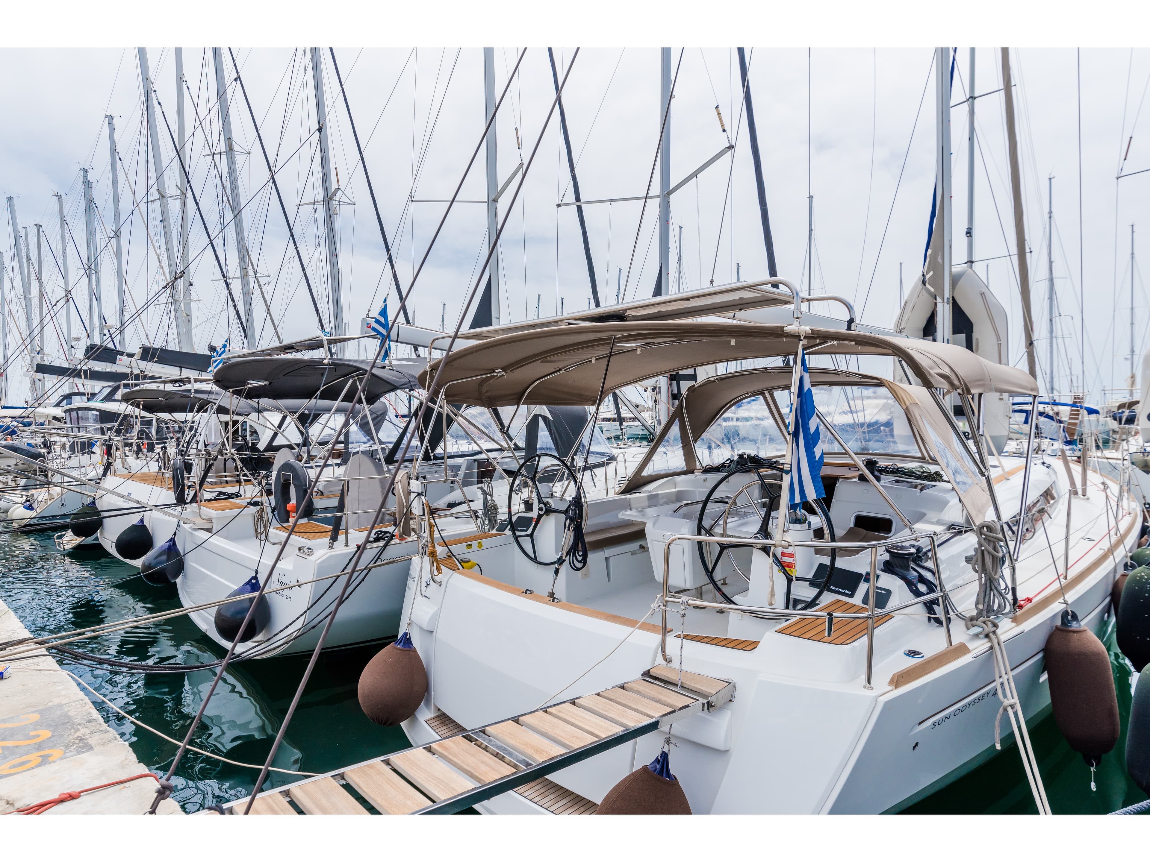 Sun Odyssey 479 - photo