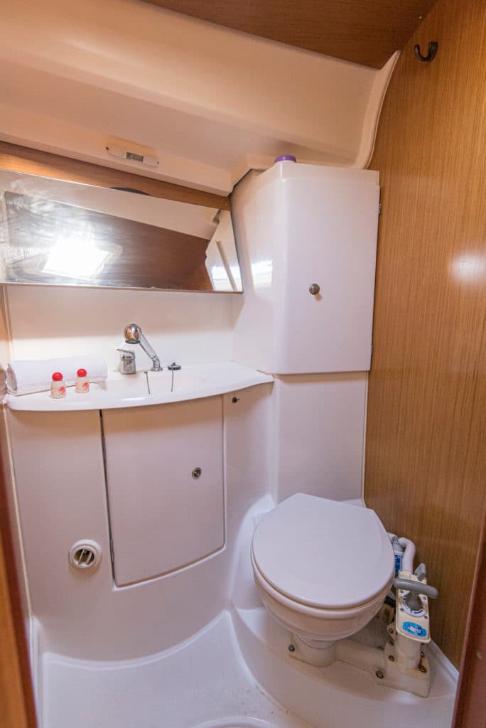 Sun Odyssey 42 i - photo 12