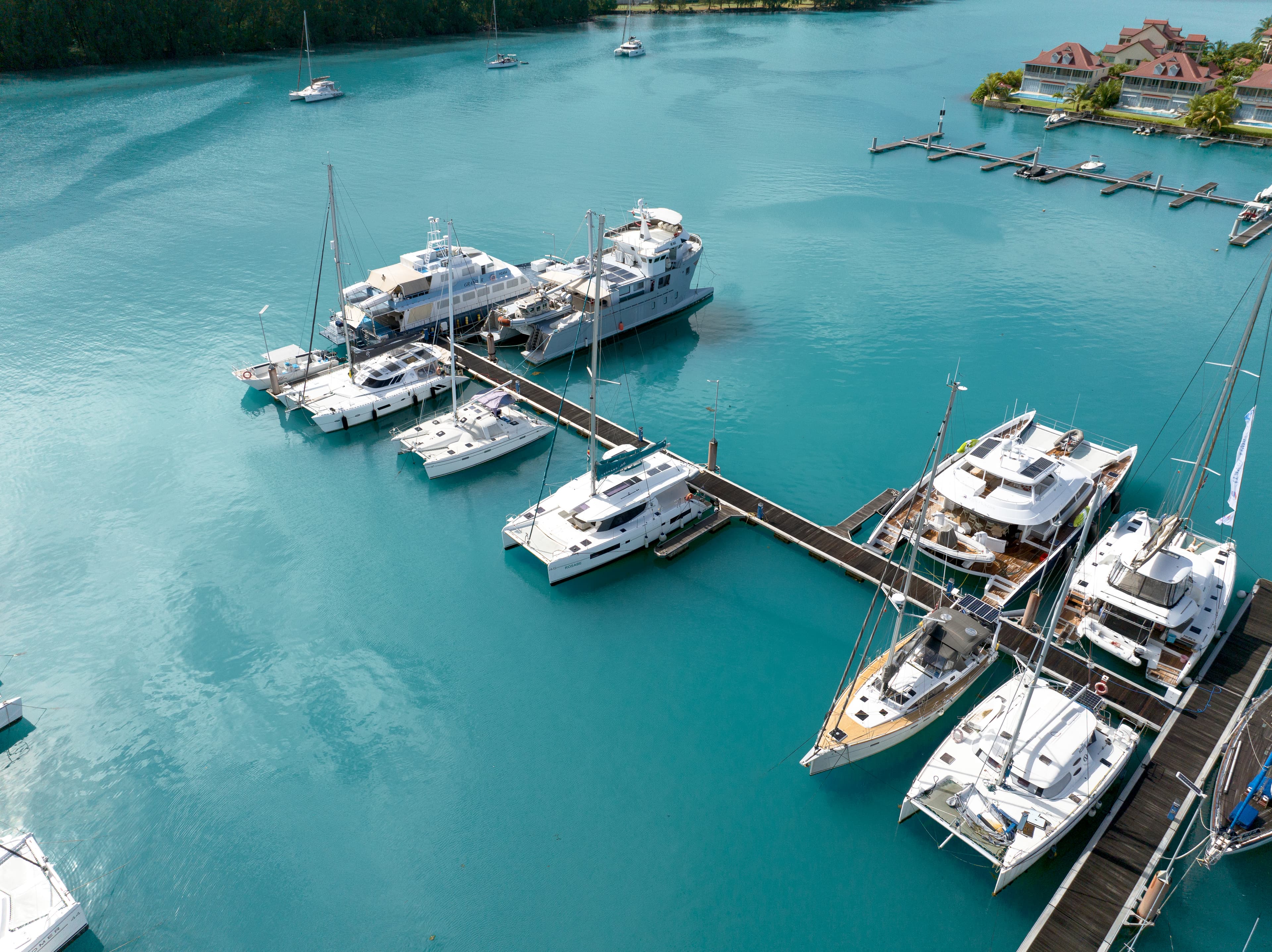 Lagoon 46  - photo 4