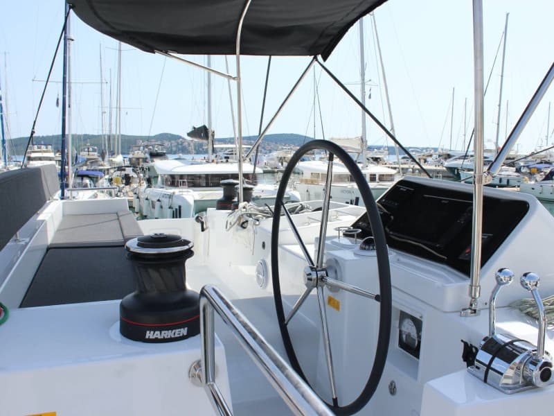 Lagoon 450 - photo 8