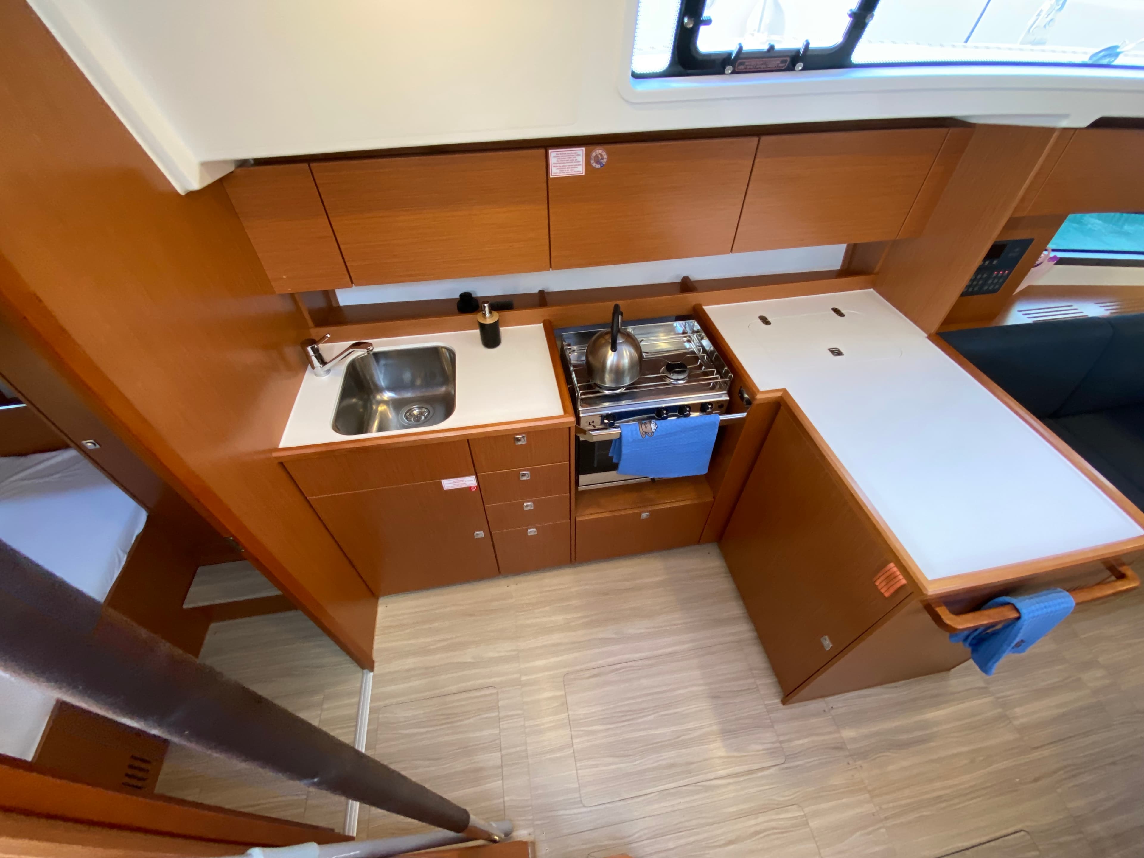 Bavaria C42 - photo 24