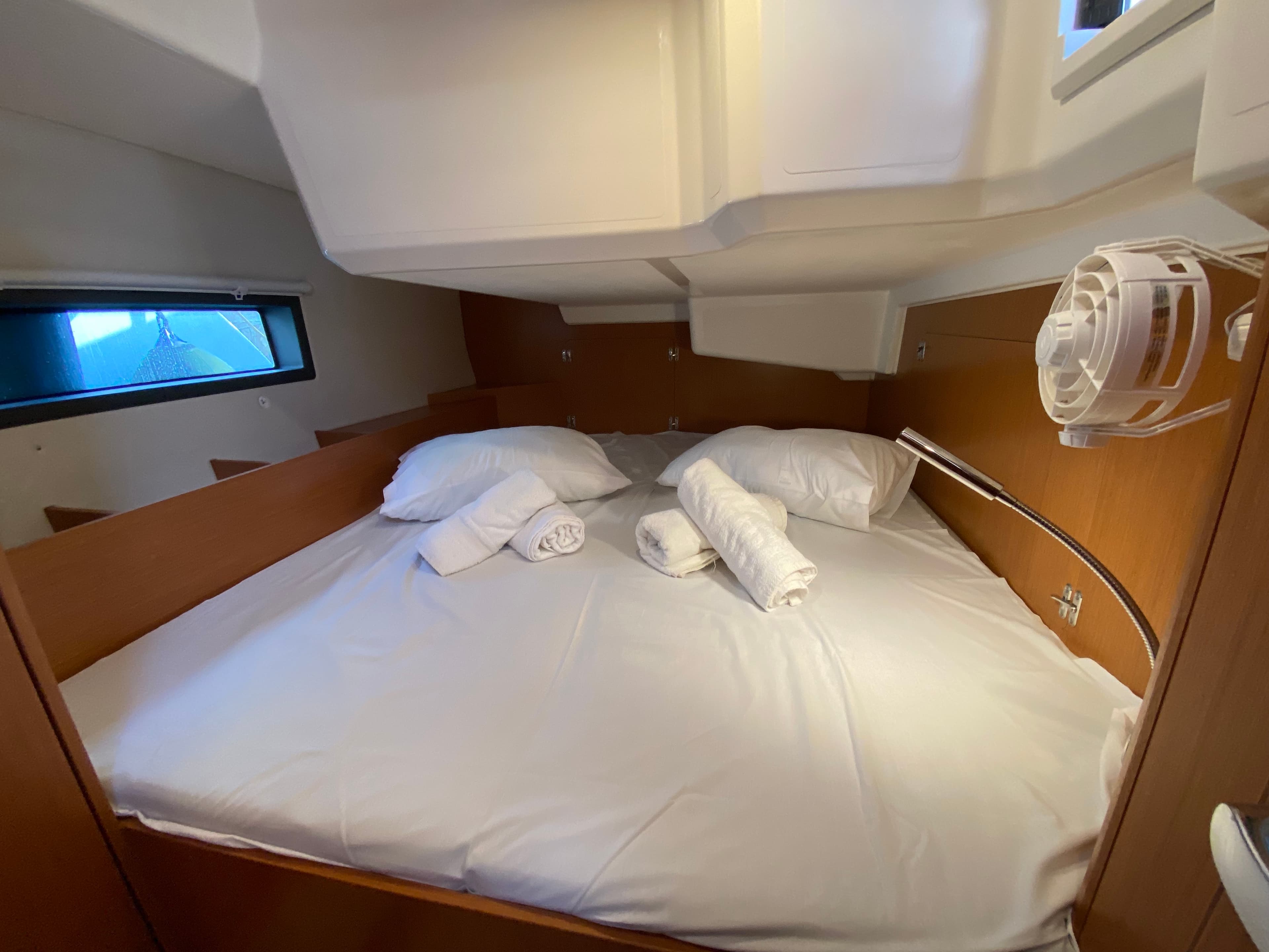 Bavaria C42 - photo 29