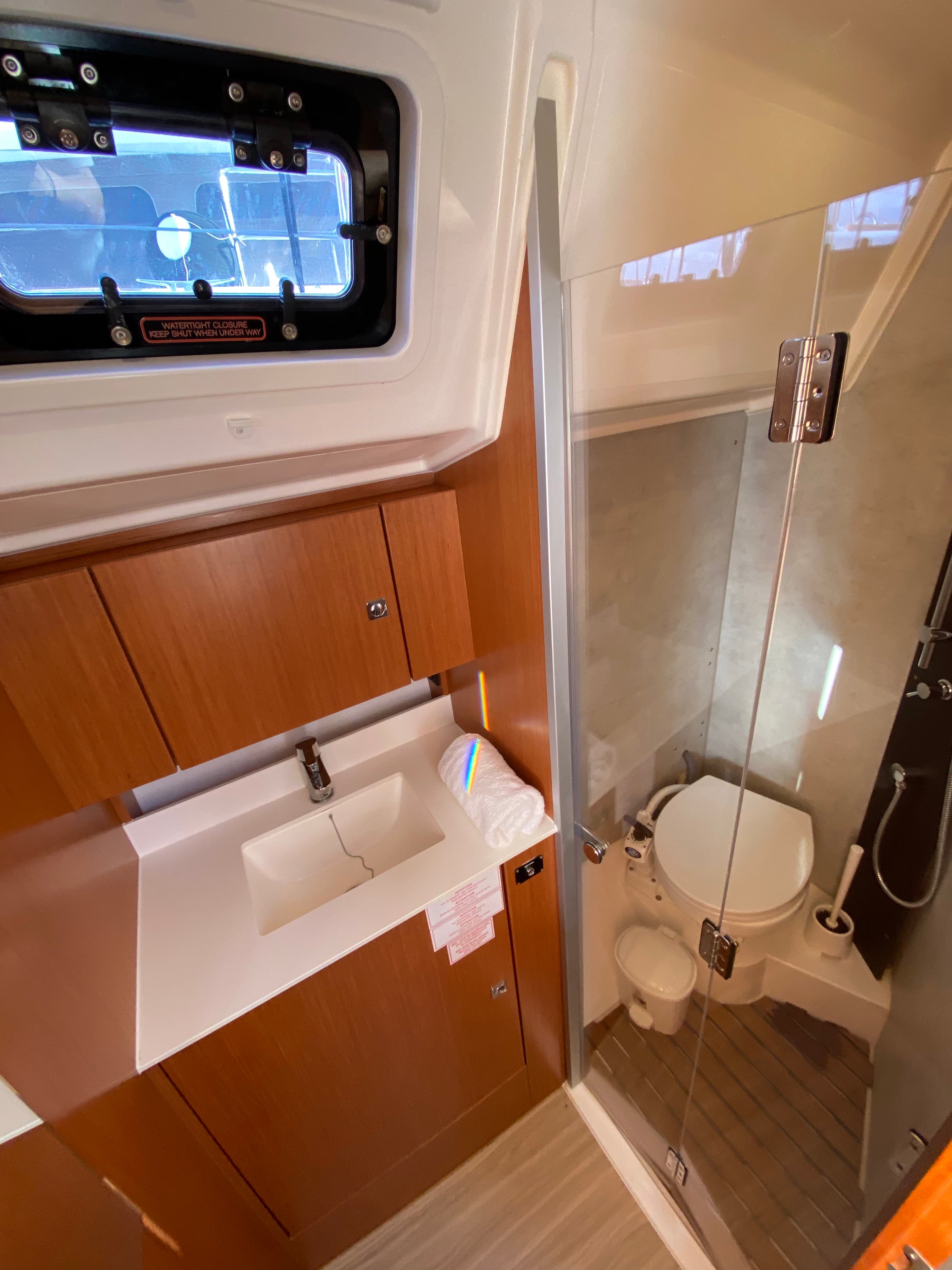 Bavaria C42 - photo 26