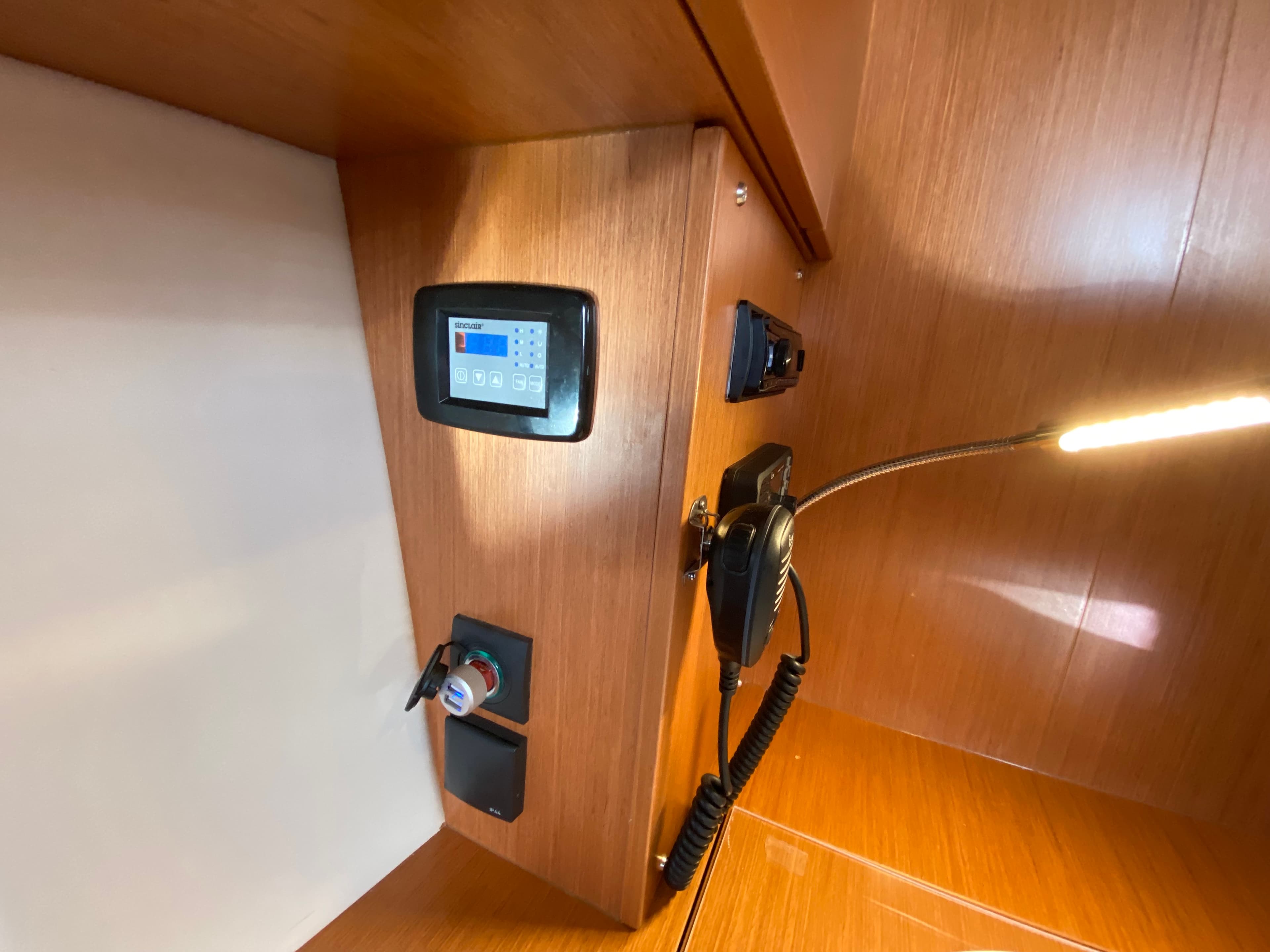 Bavaria C42 - photo 30