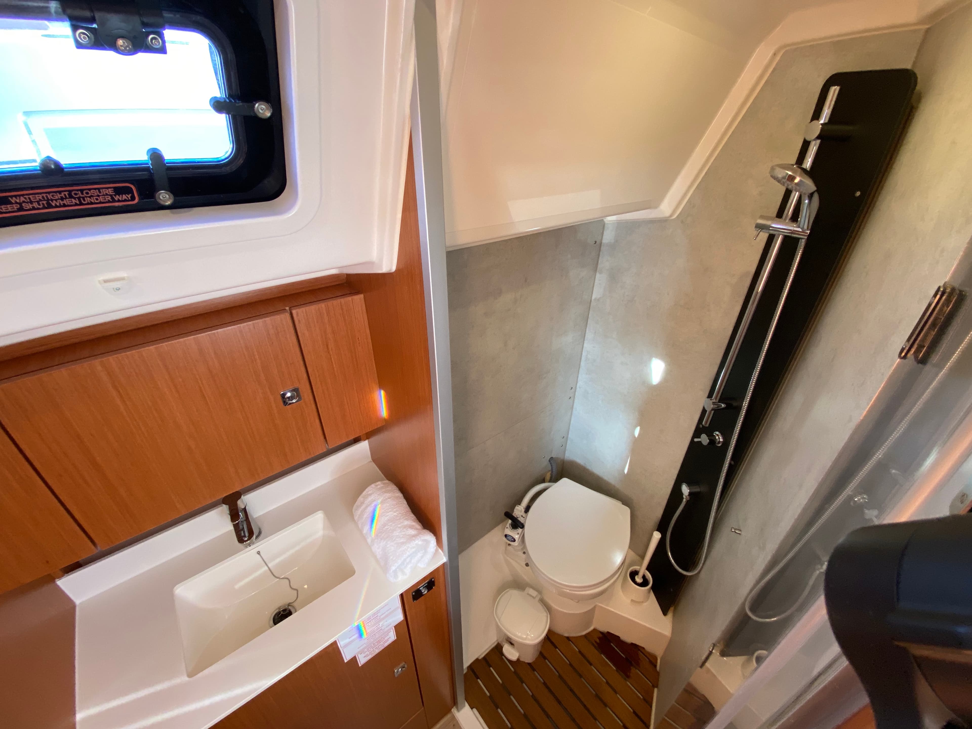 Bavaria C42 - photo 13