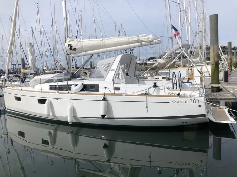 Oceanis 38.1 - photo