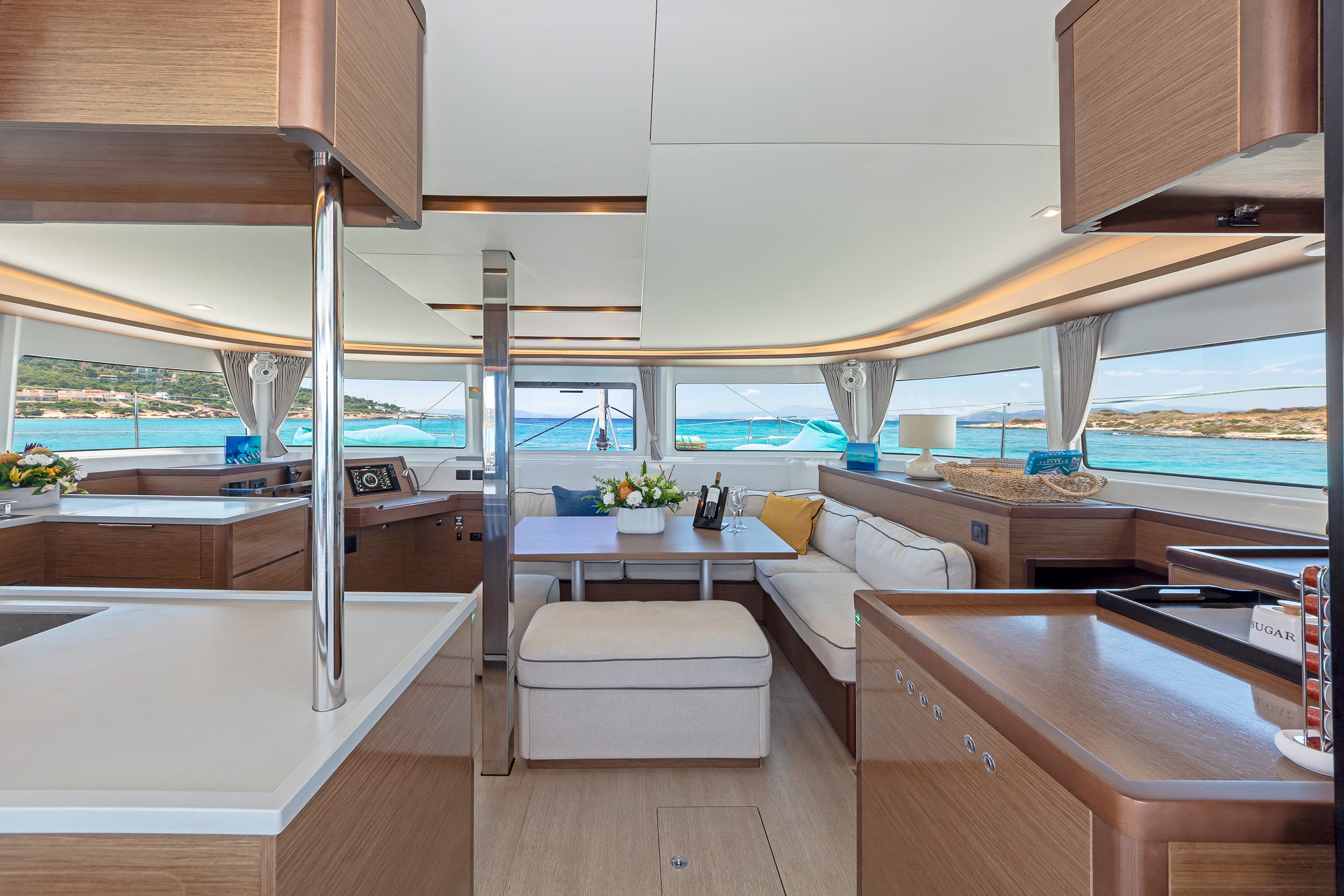 Lagoon 46  - photo 4