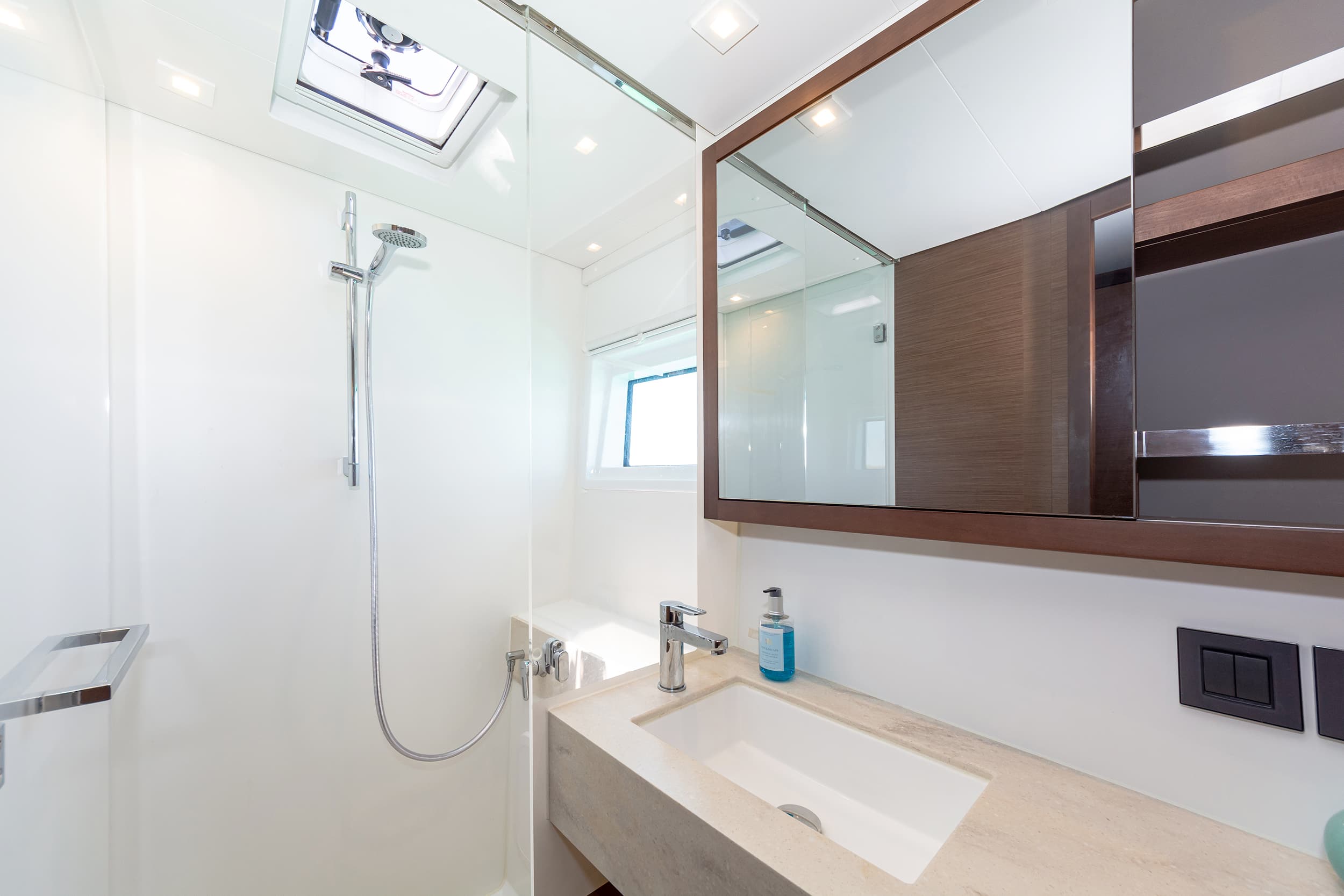 Lagoon 46  - photo 21