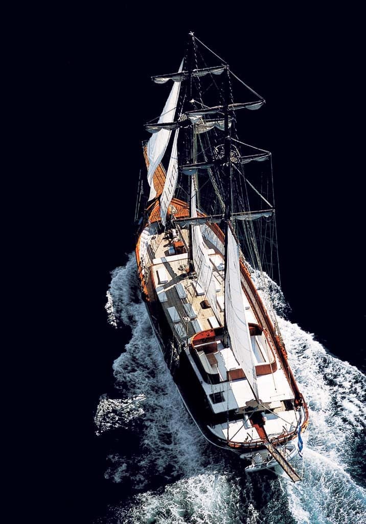 Motor sailer - photo 34