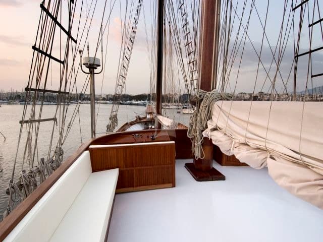 Motor sailer - photo 38