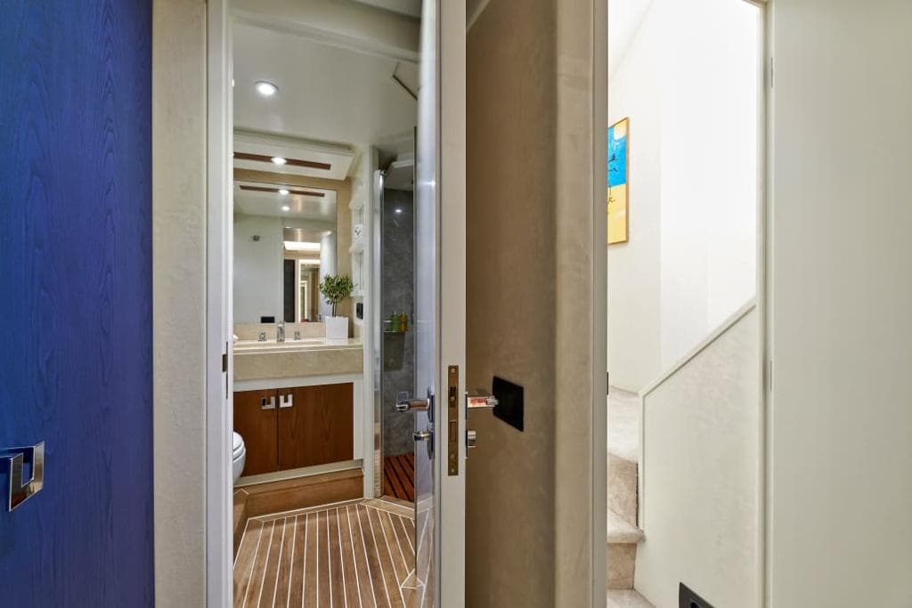 Azimut 85F - photo 22