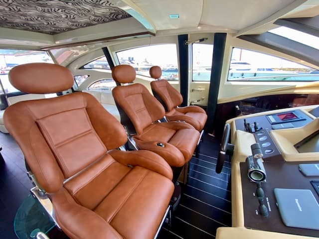 Azimut 86 - photo 15