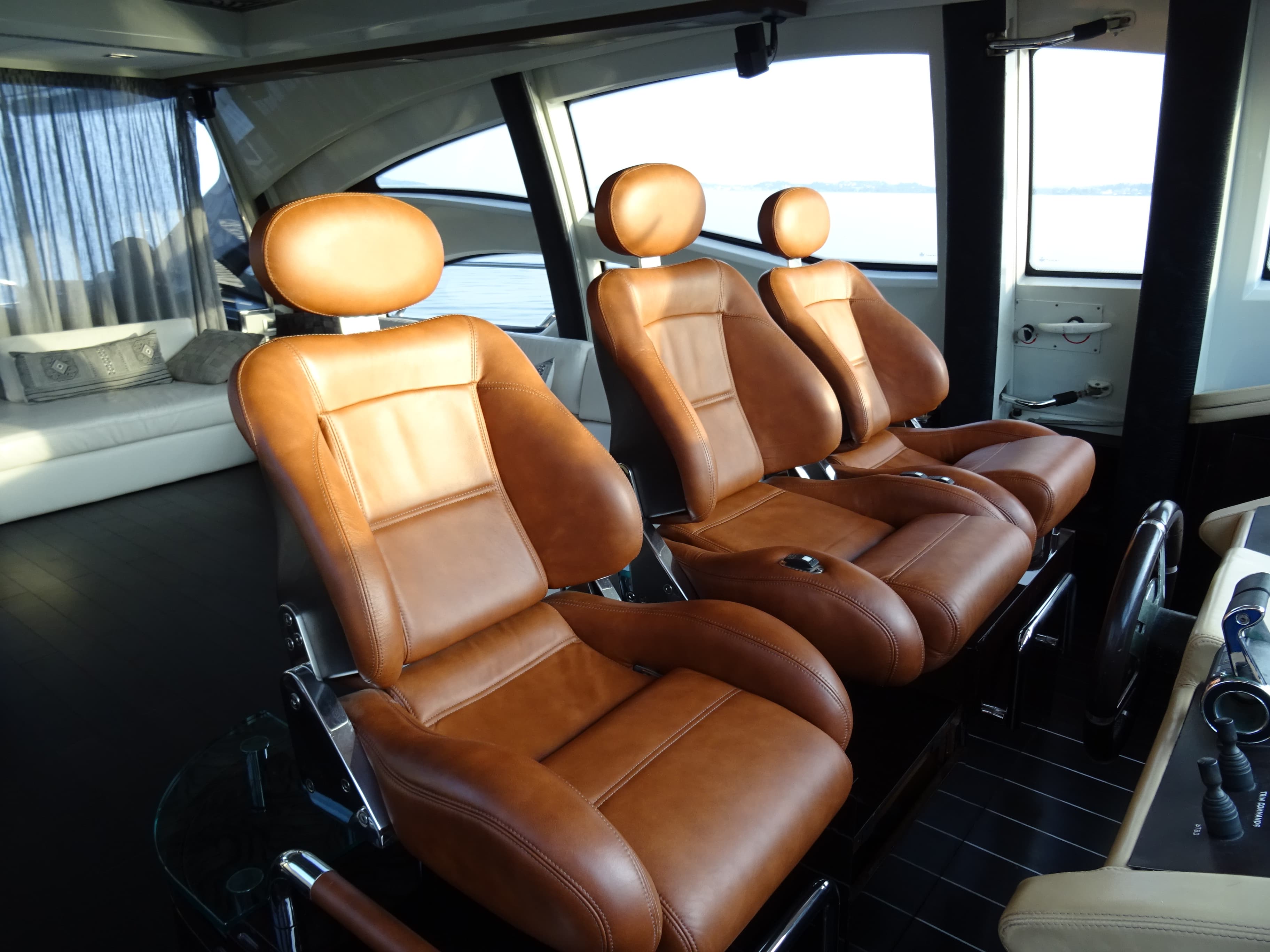 Azimut 86 - photo 41