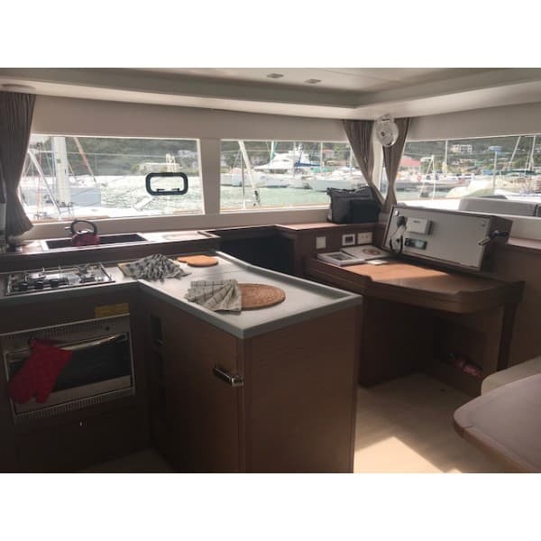 Lagoon 450 - photo 6