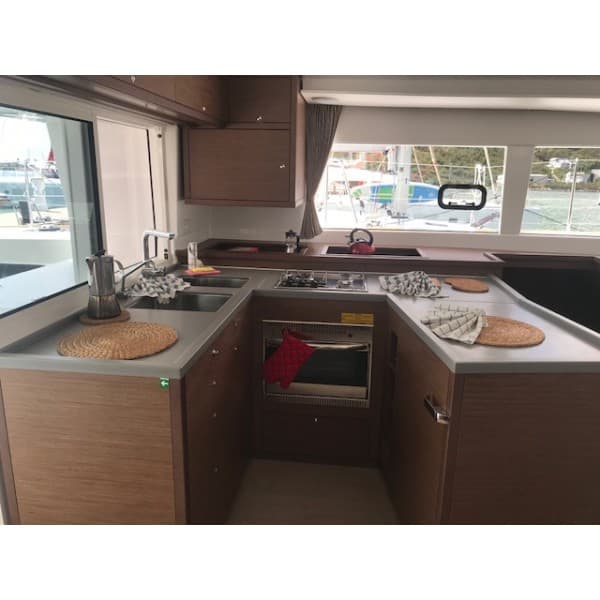 Lagoon 450 - photo 8