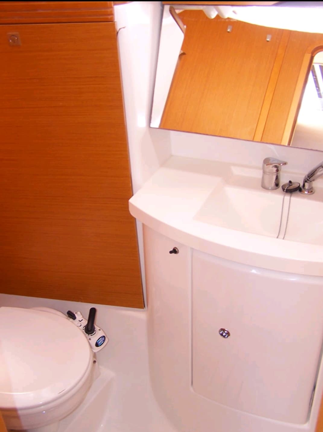 Sun Odyssey 42DS - photo 6