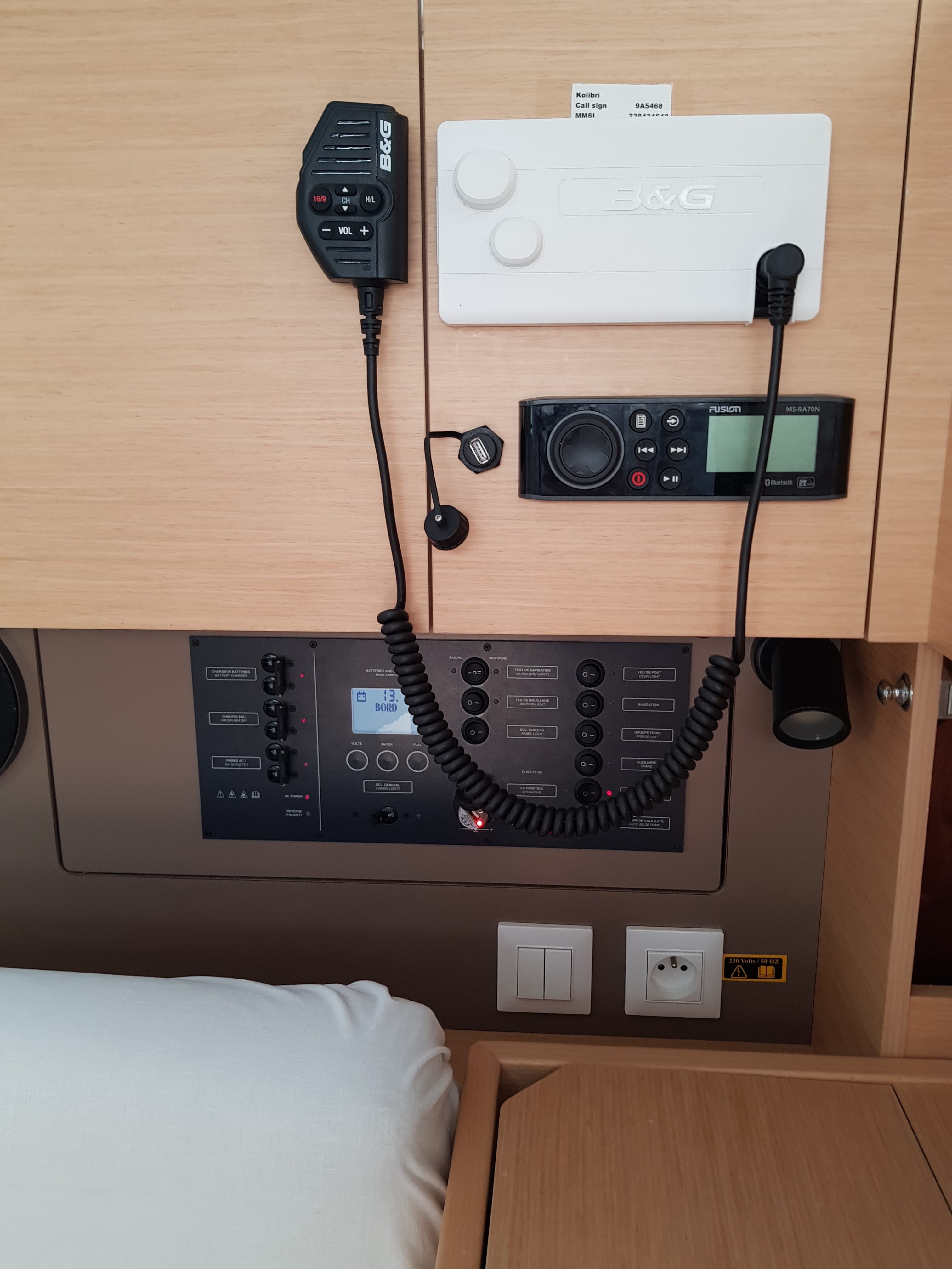 Oceanis 35.1 - photo 7