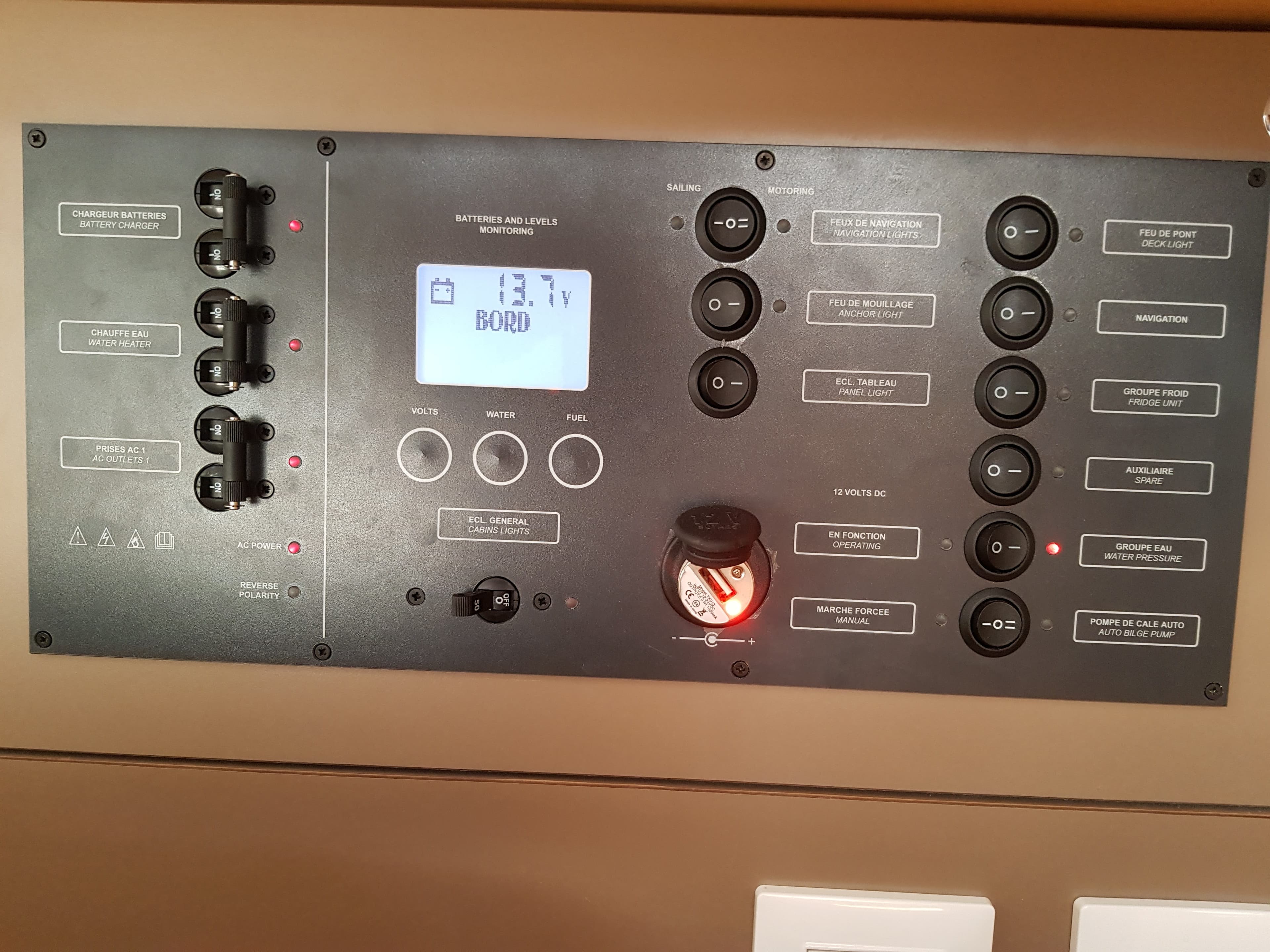 Oceanis 35.1 - photo 11