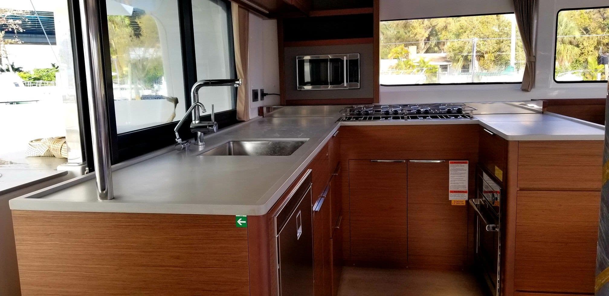 Lagoon 46  - photo 5