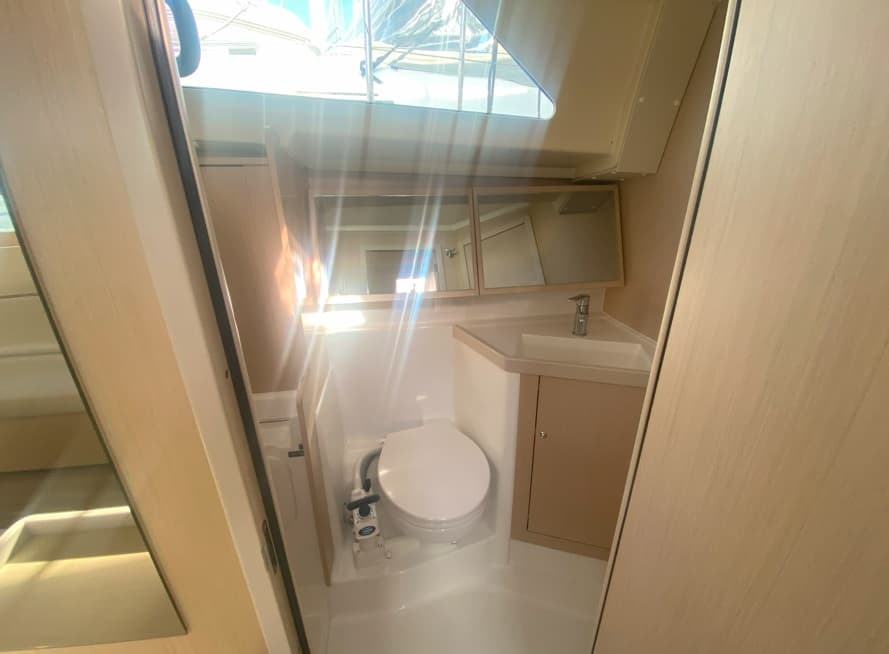 Oceanis 41.1 - photo 4