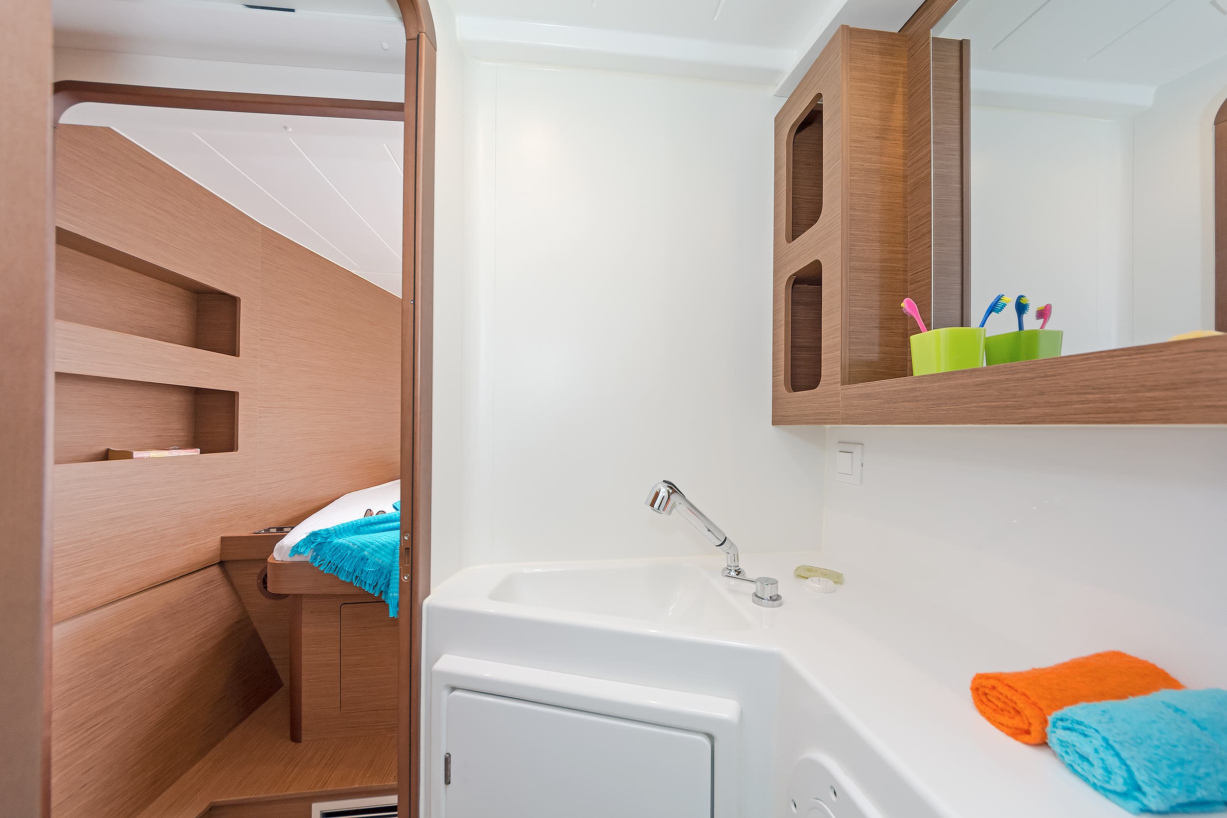 Lagoon 42 - photo 11