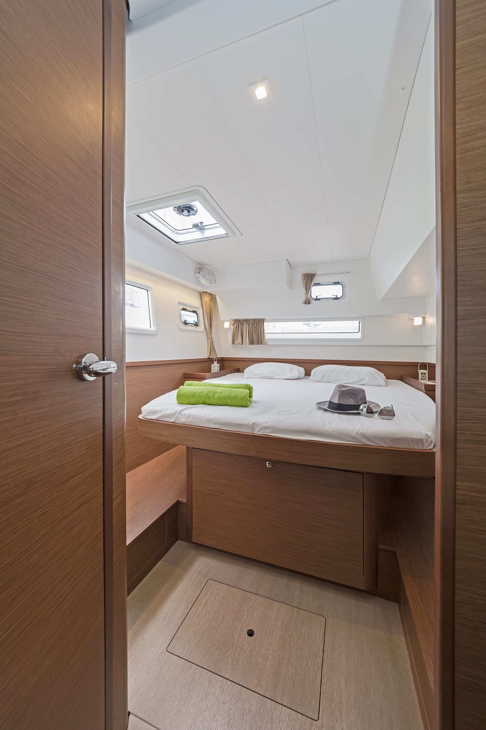 Lagoon 42 - photo 17