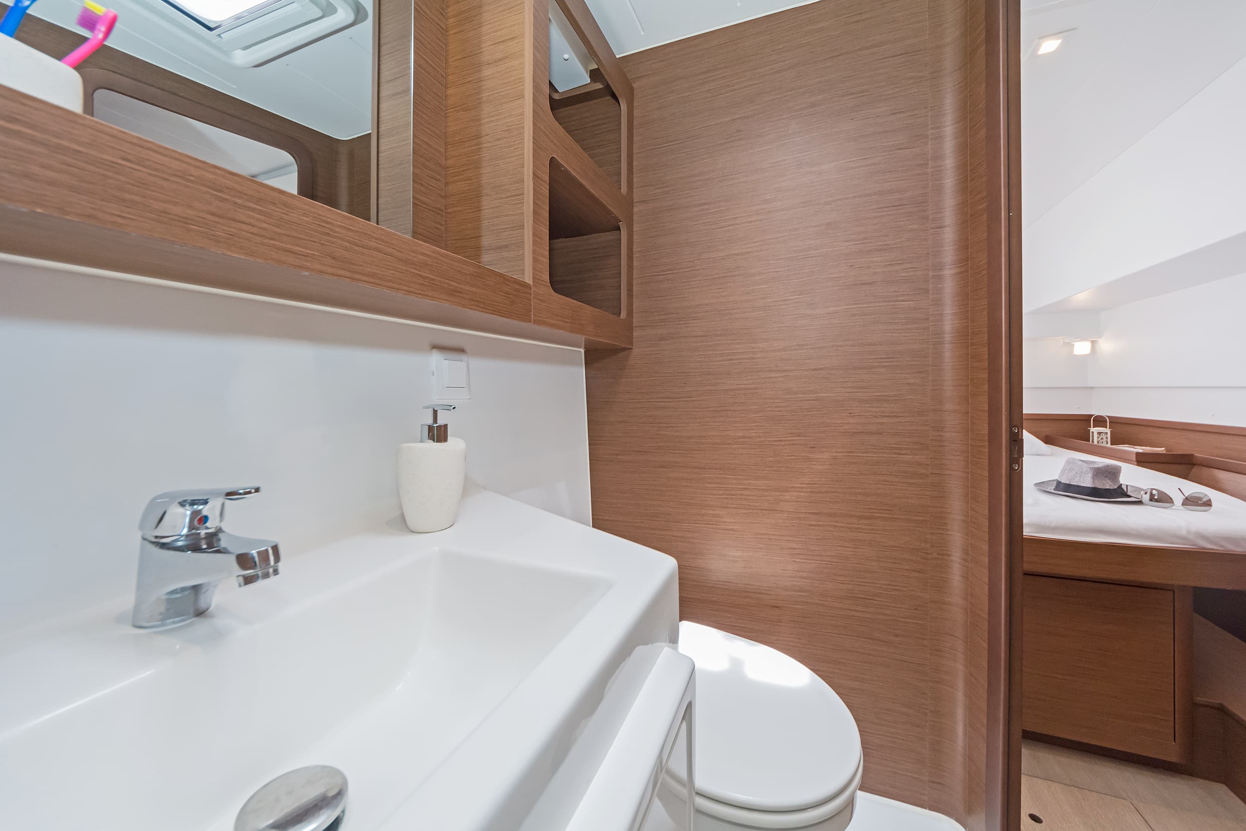 Lagoon 42 - photo 15