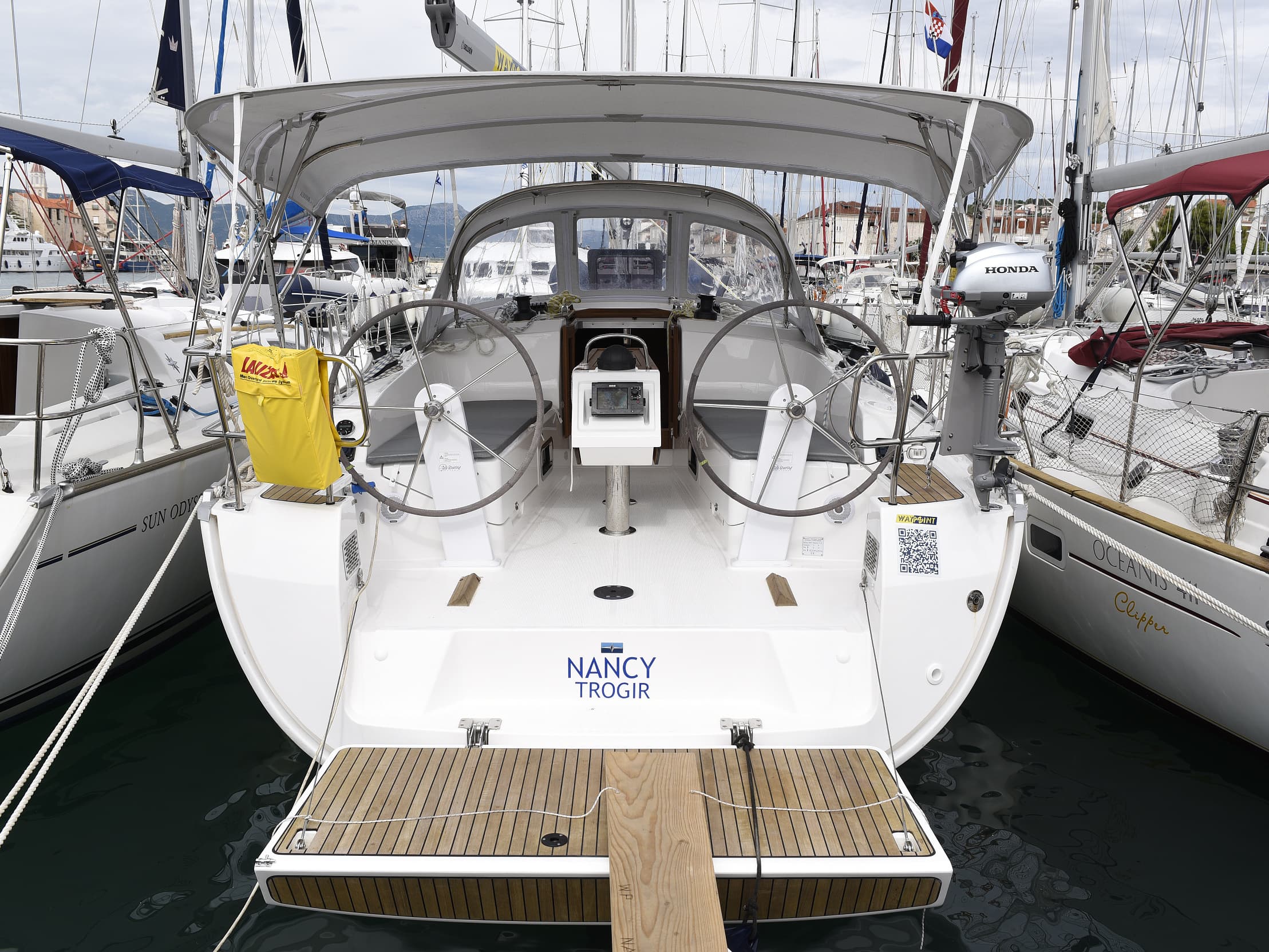 Bavaria Cruiser 37 - photo