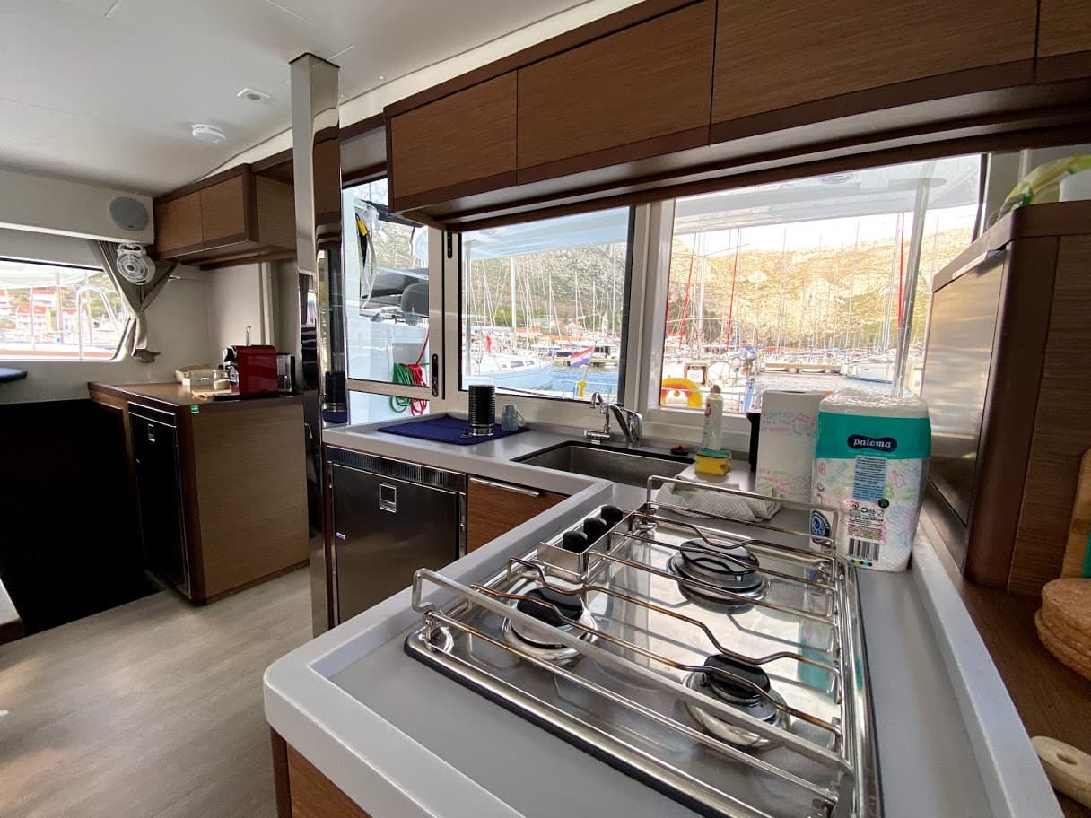 Lagoon 40 - photo 17