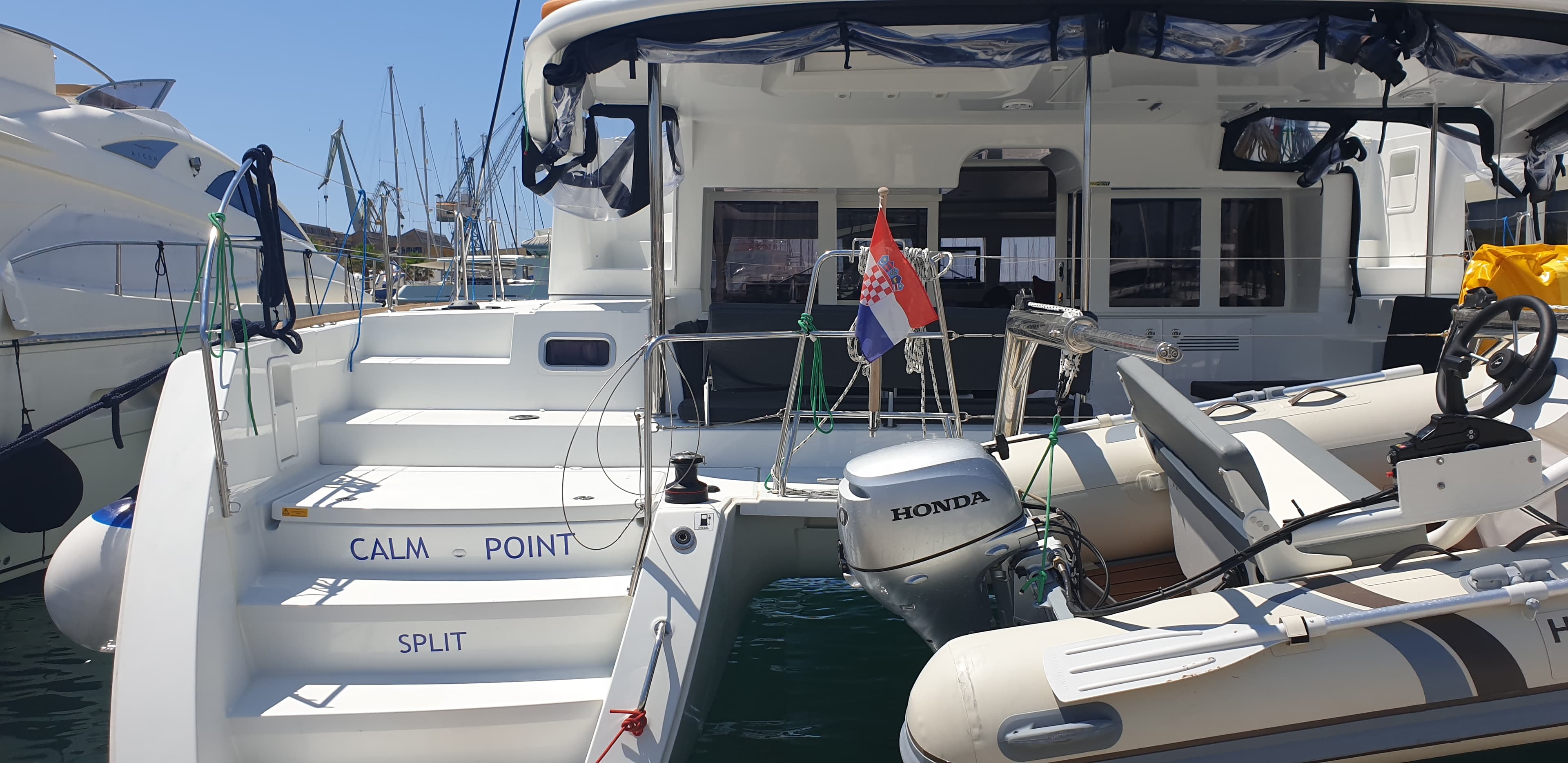 Lagoon 450 Fly - photo 4