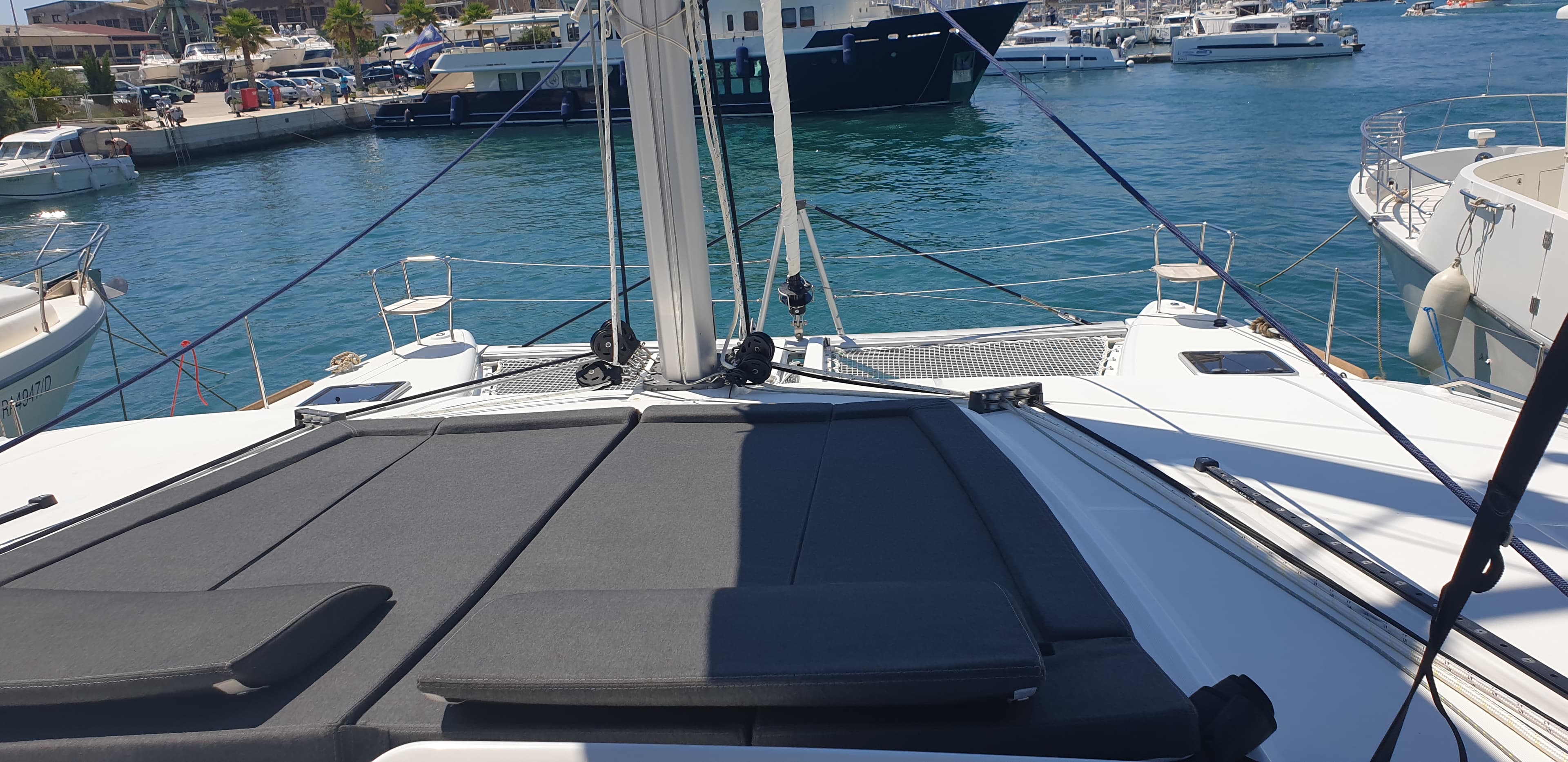 Lagoon 450 Fly - photo 14