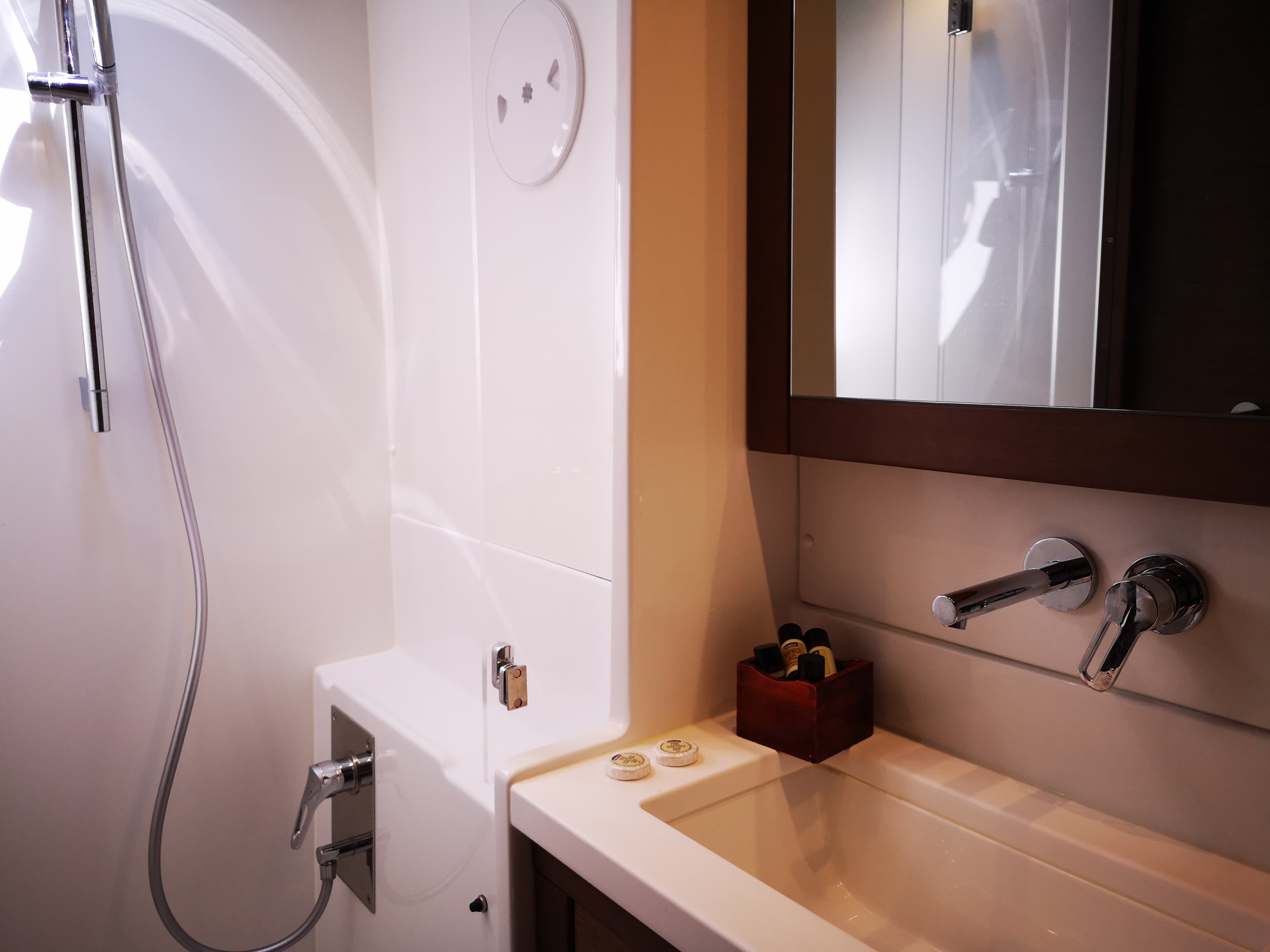 Lagoon 450 Fly - photo 6