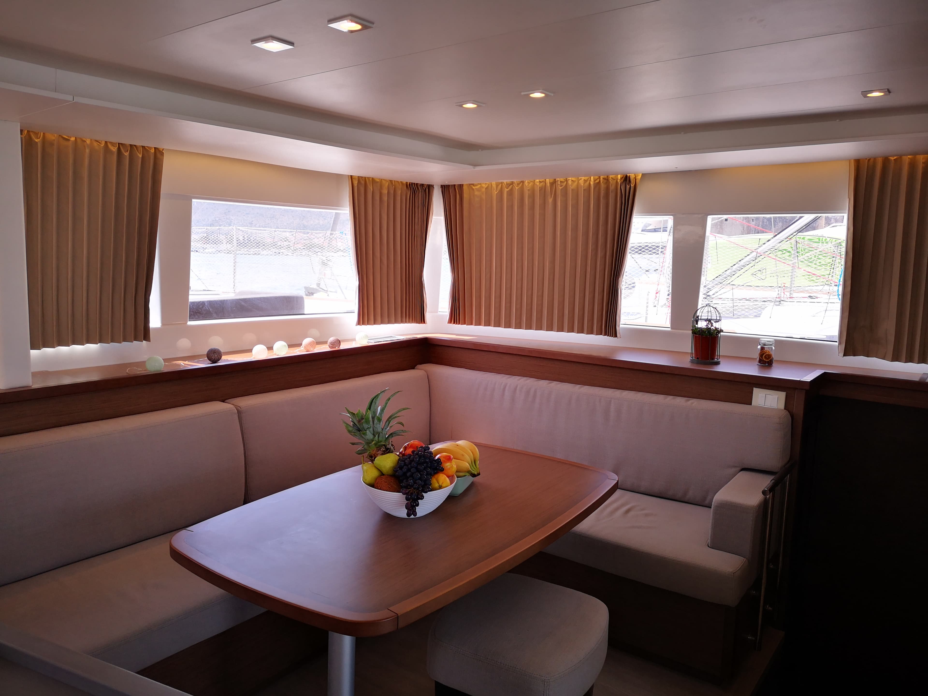 Lagoon 450 Fly - photo 13