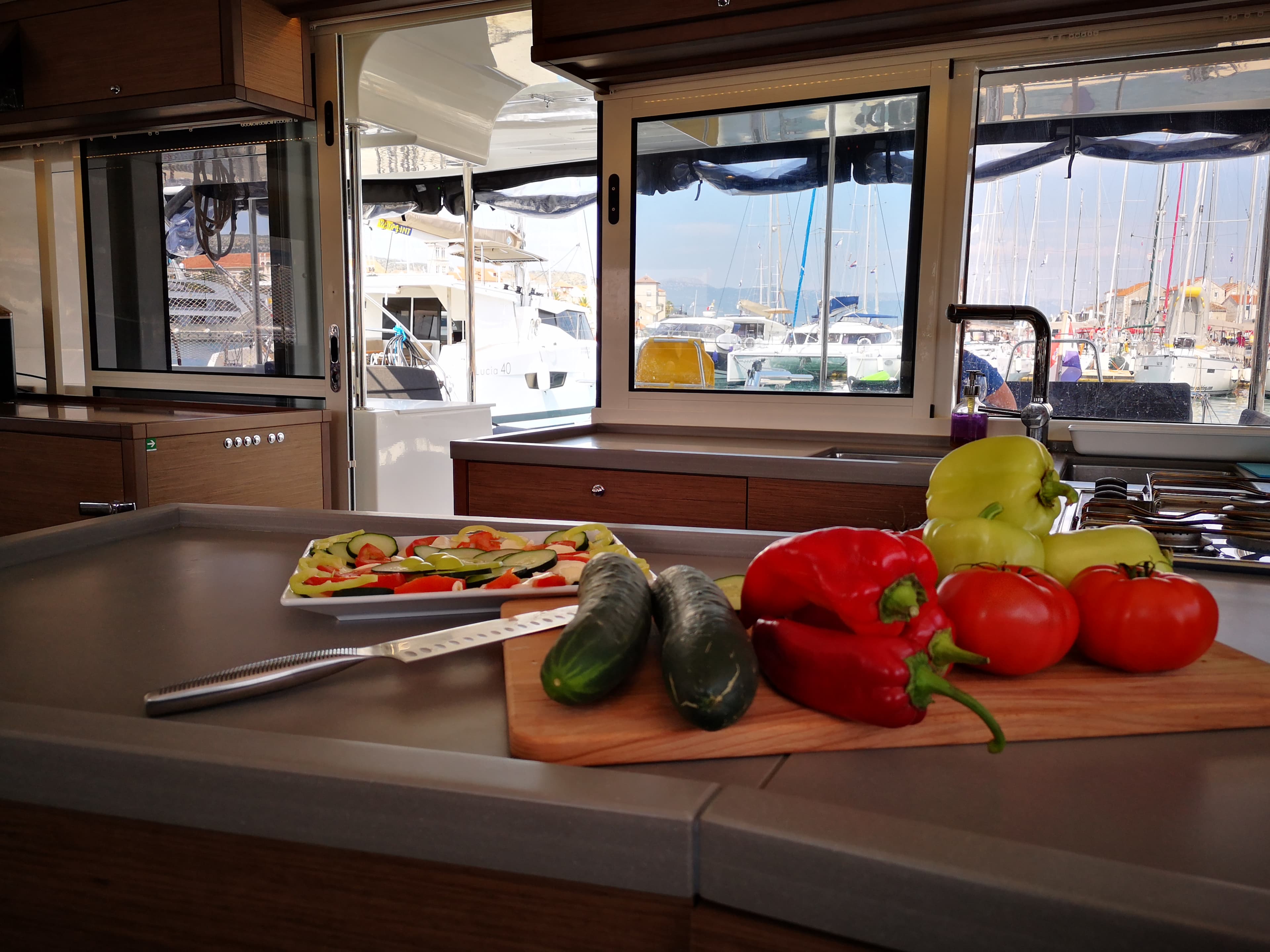 Lagoon 450 Fly - photo 9