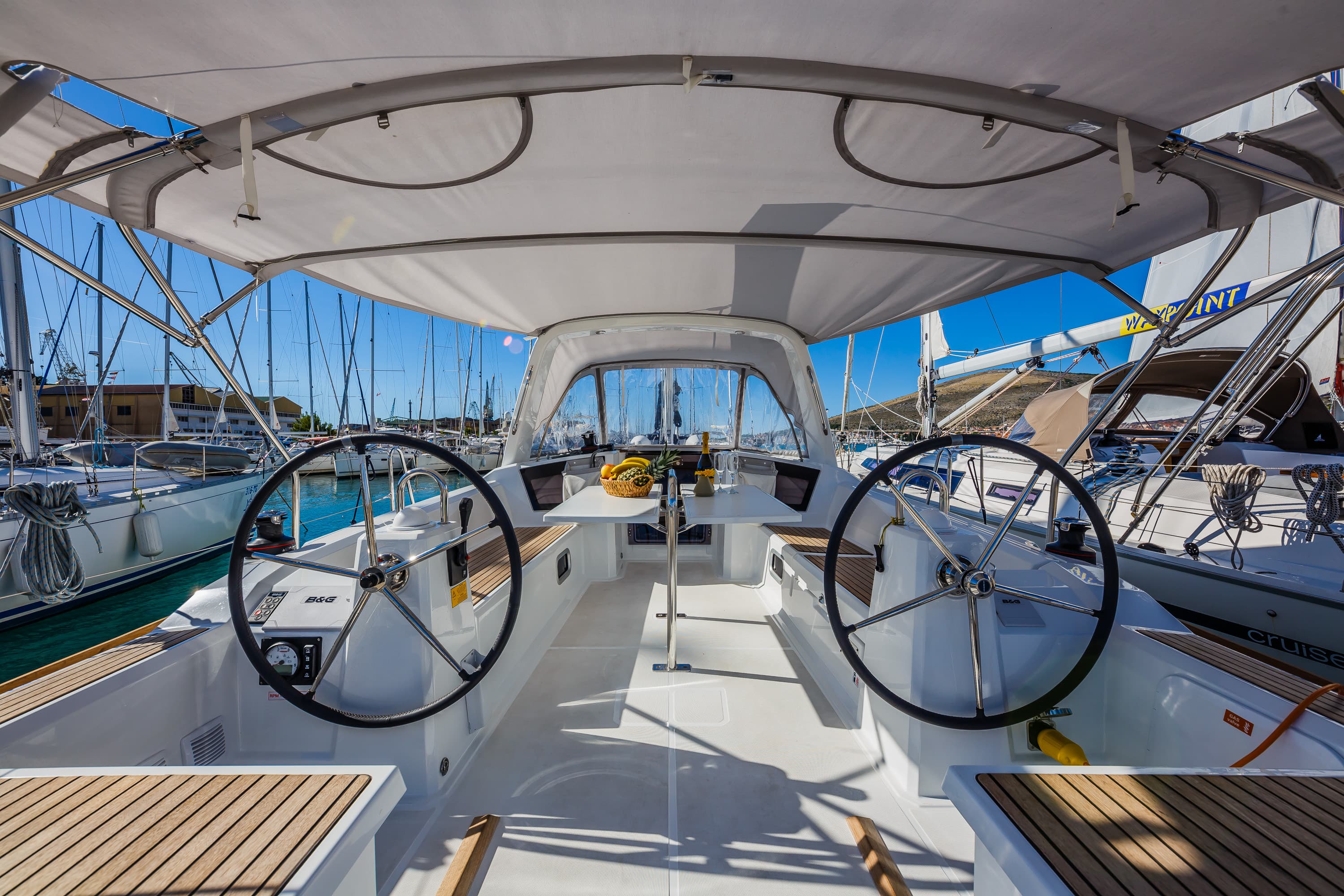 Oceanis 38.1 - photo 7