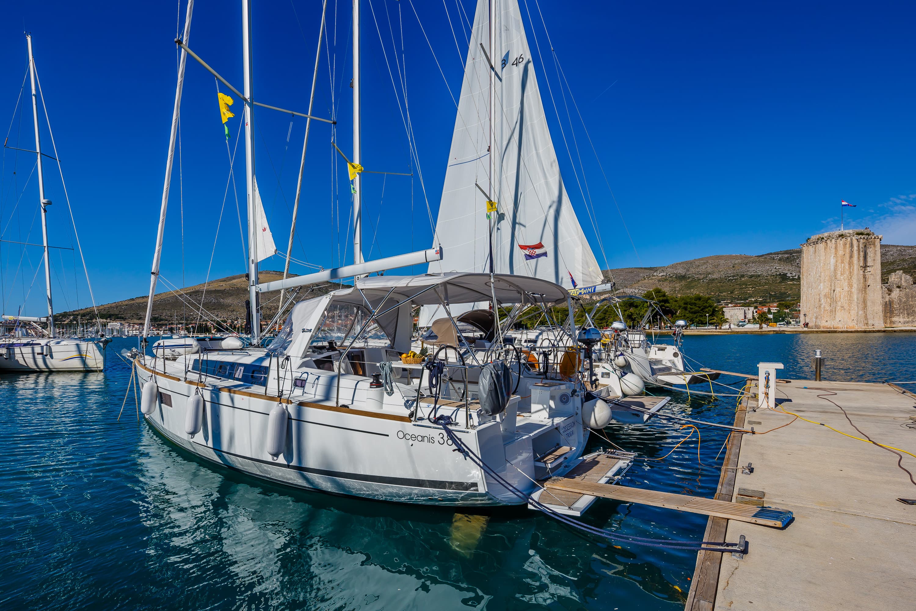 Oceanis 38.1 - photo 5