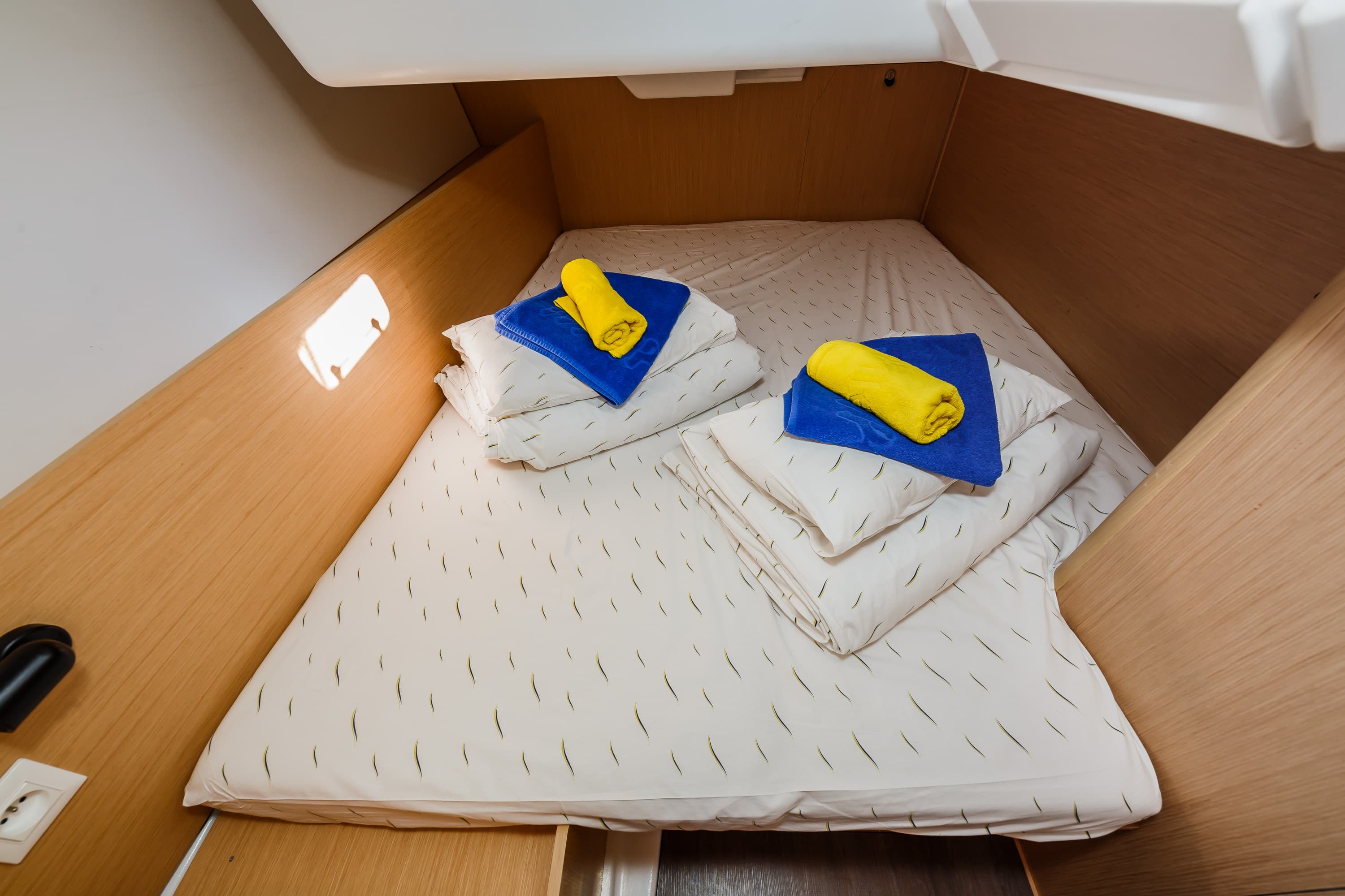 Oceanis 38.1 - photo 8