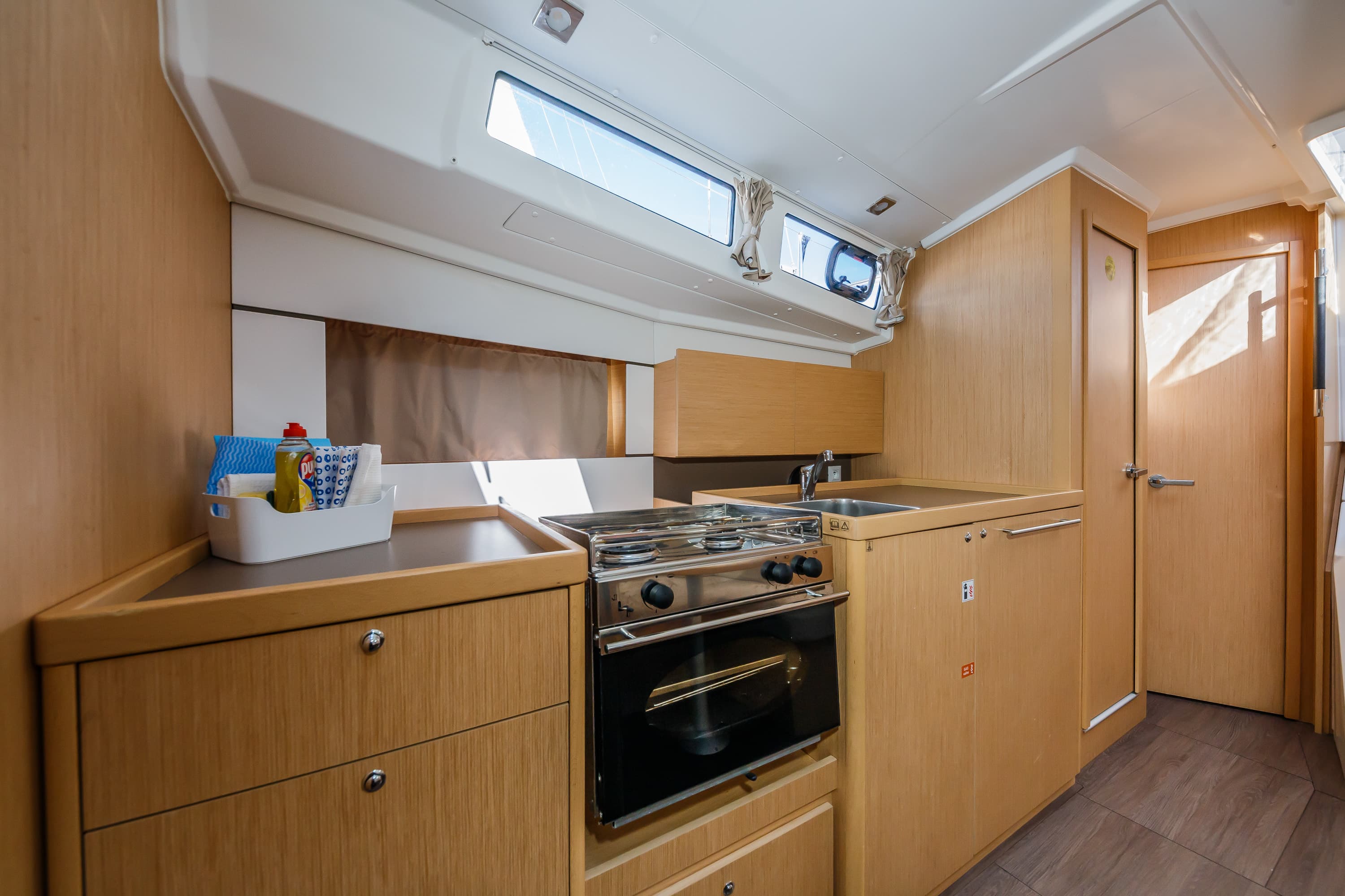 Oceanis 38.1 - photo 15