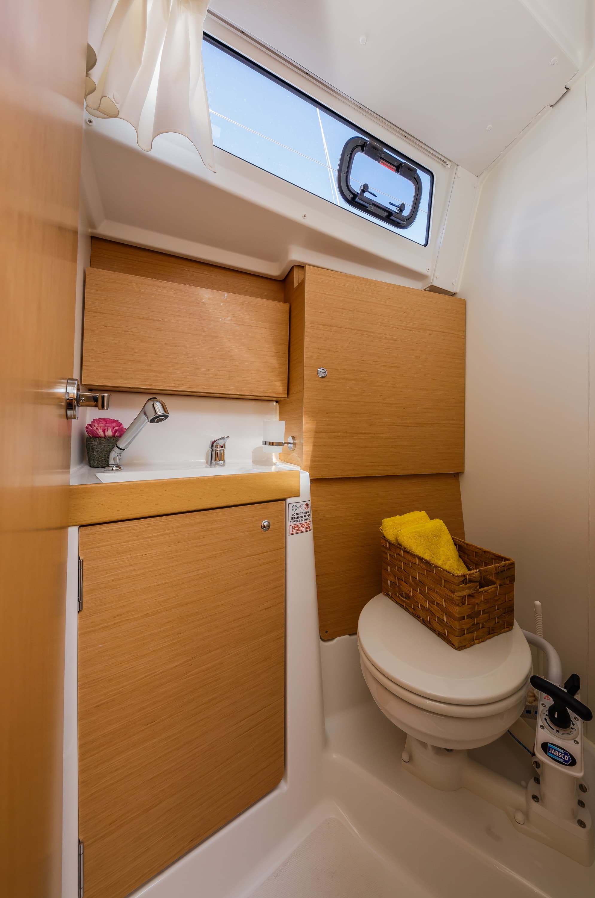 Oceanis 38.1 - photo 6